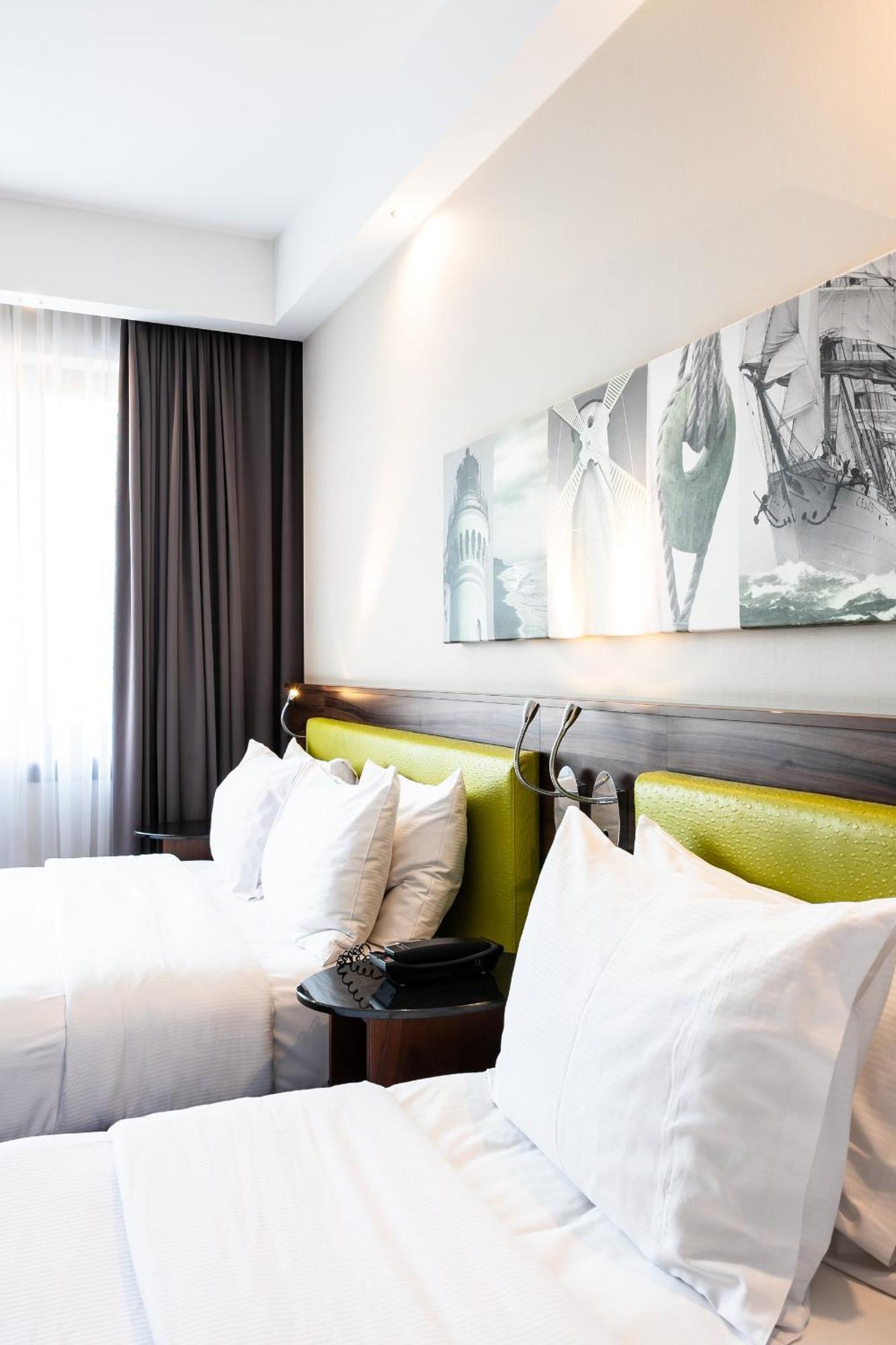Zimmer mit 2 Queensize-Betten