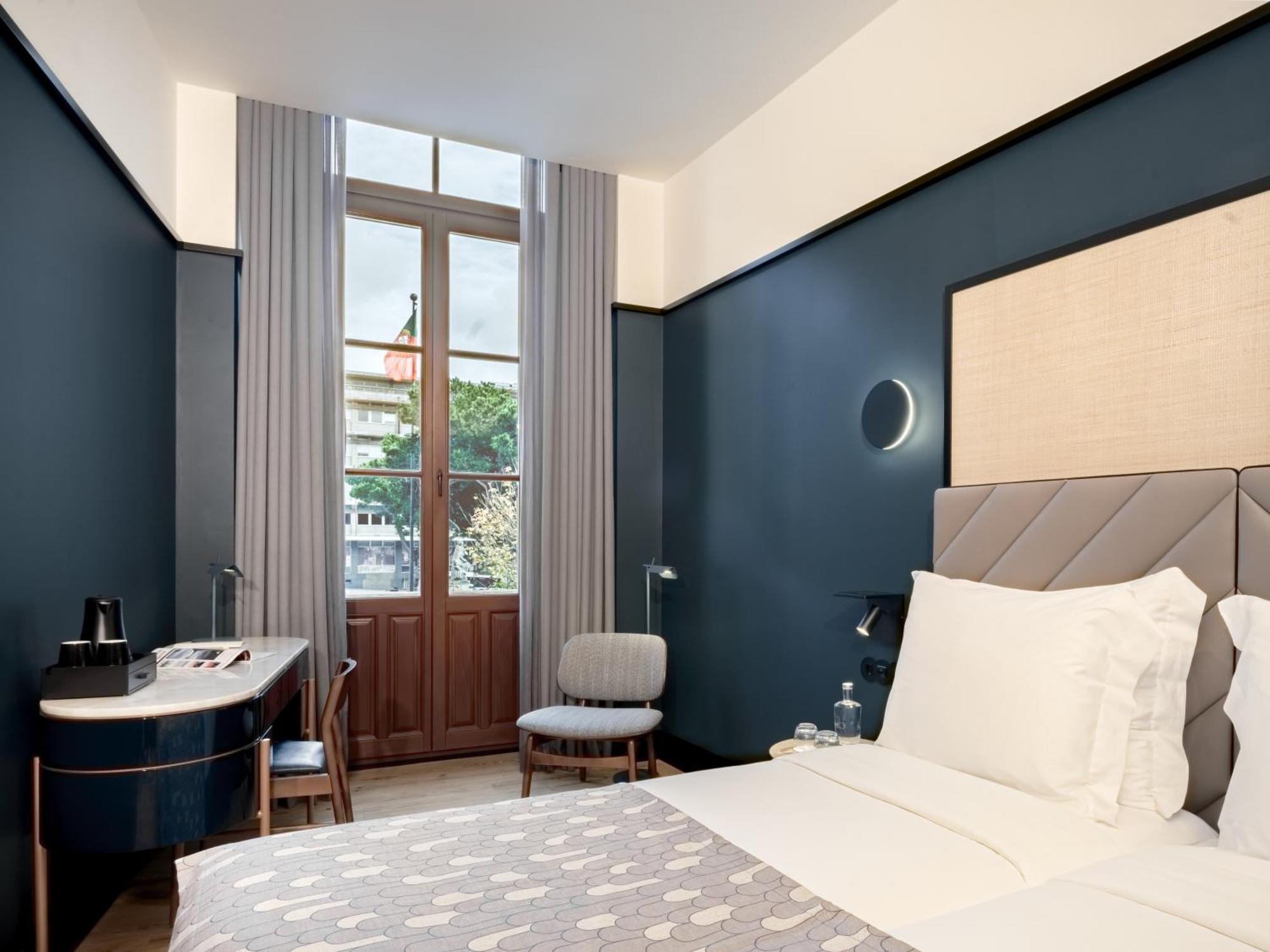 Zweibettzimmer mit Blick auf die Avenida dos Aliados