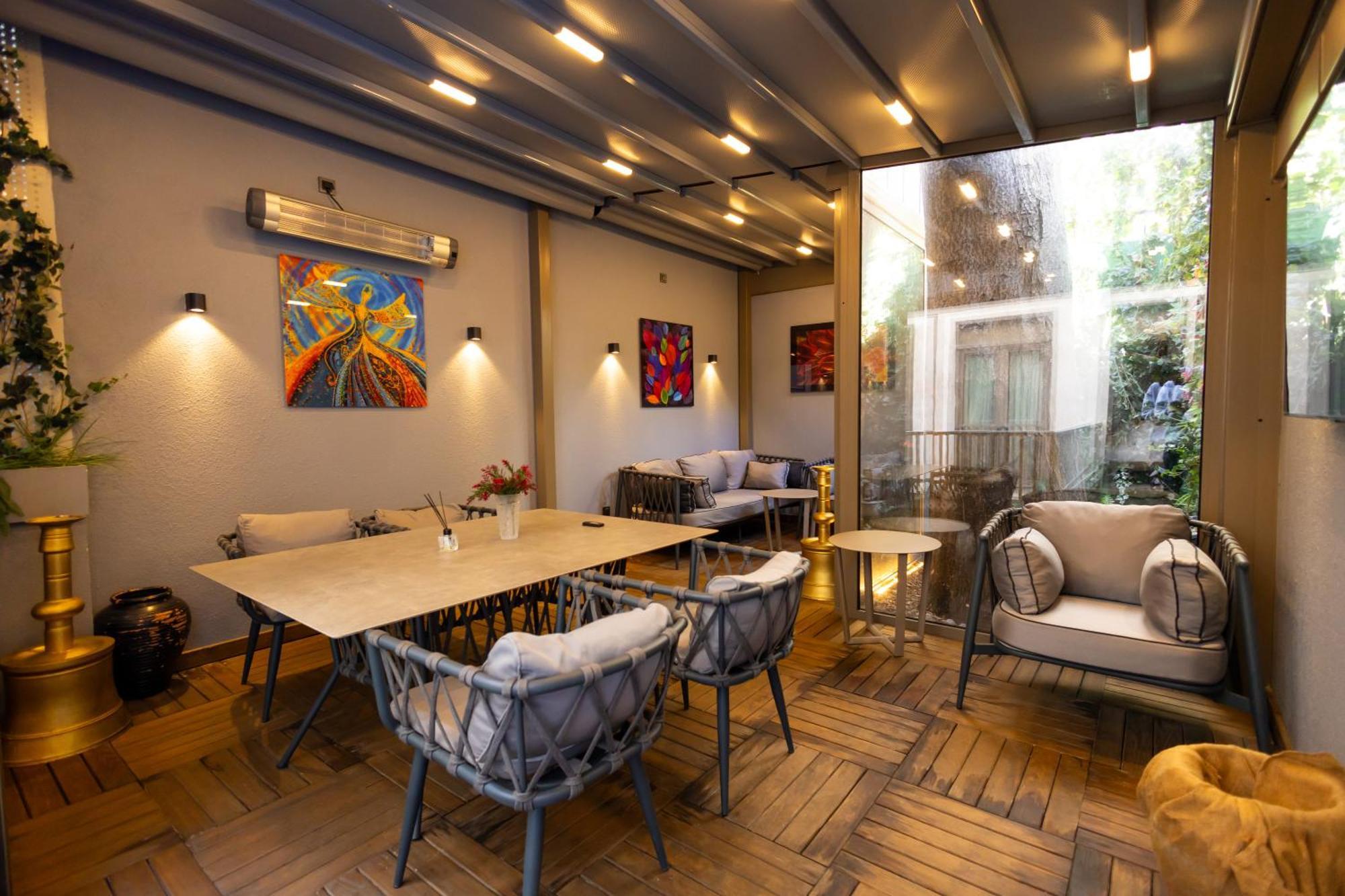 Suite mit Kingsize-Bett und Balkon