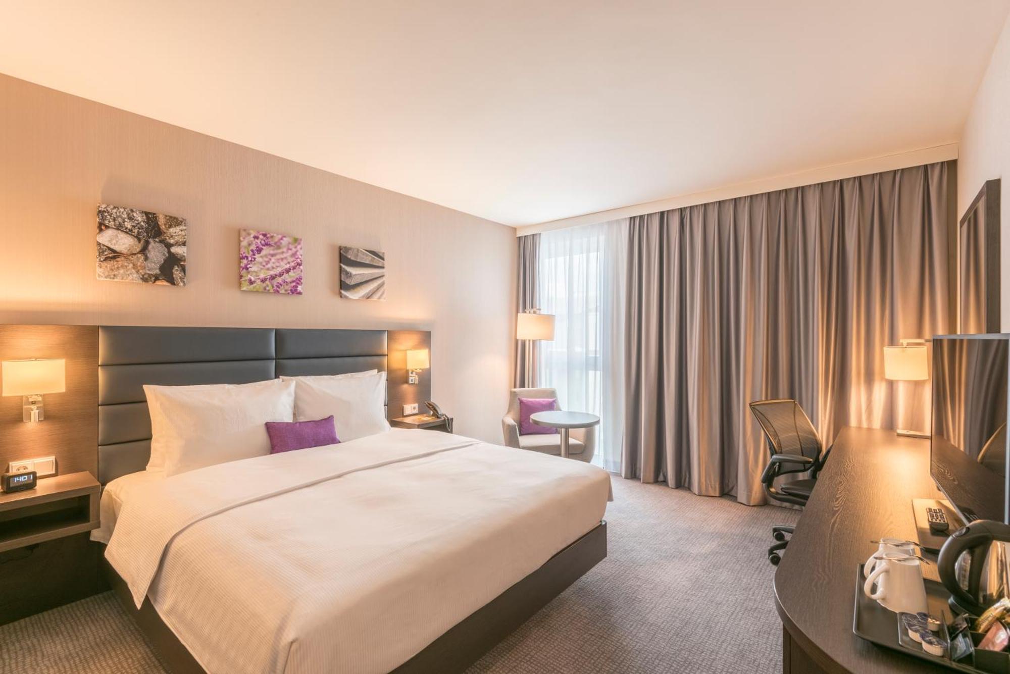 Queen Room - Accessible,1552469974:JPEG