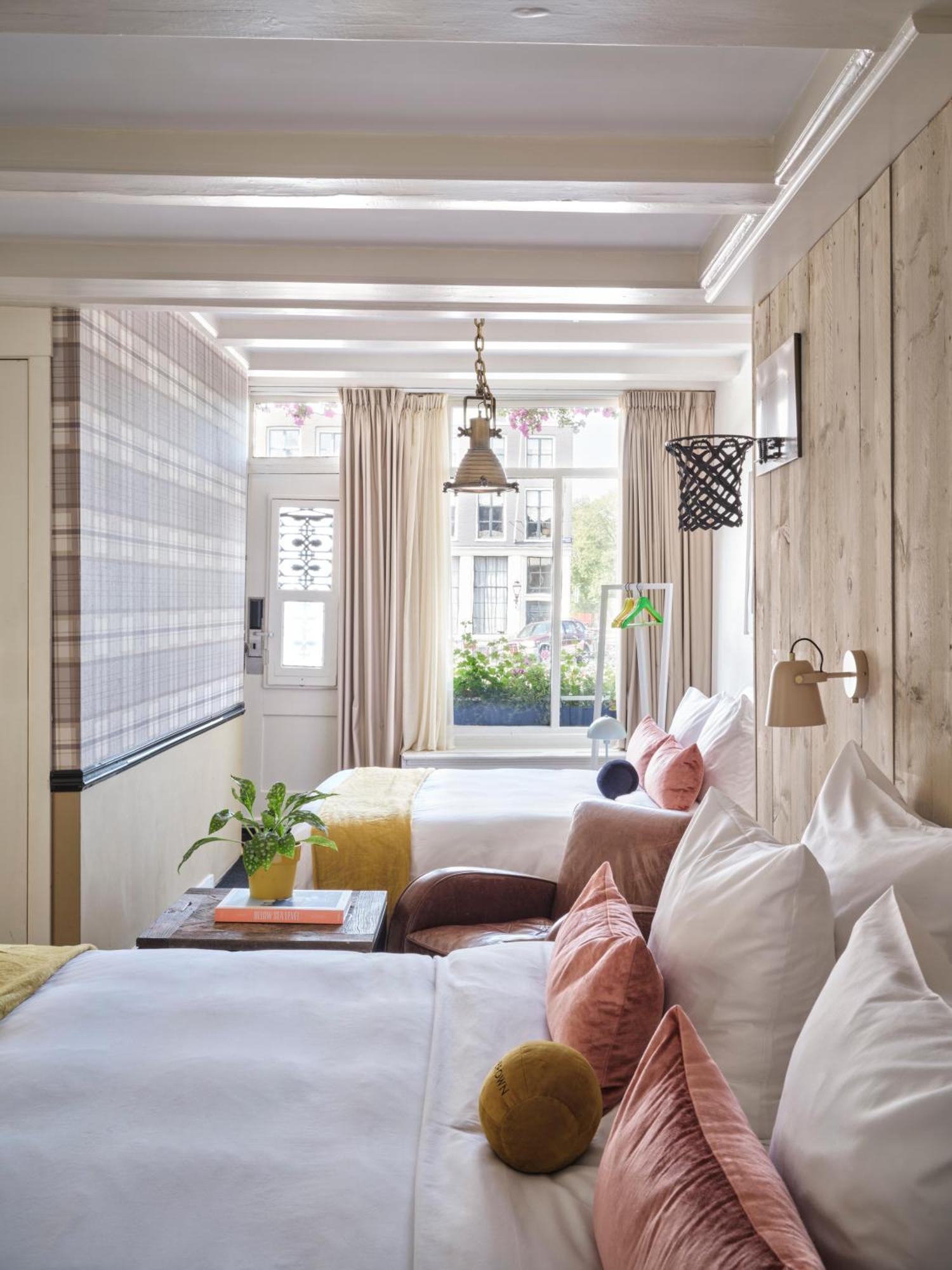 Extra großes Zimmer mit Kanalblick