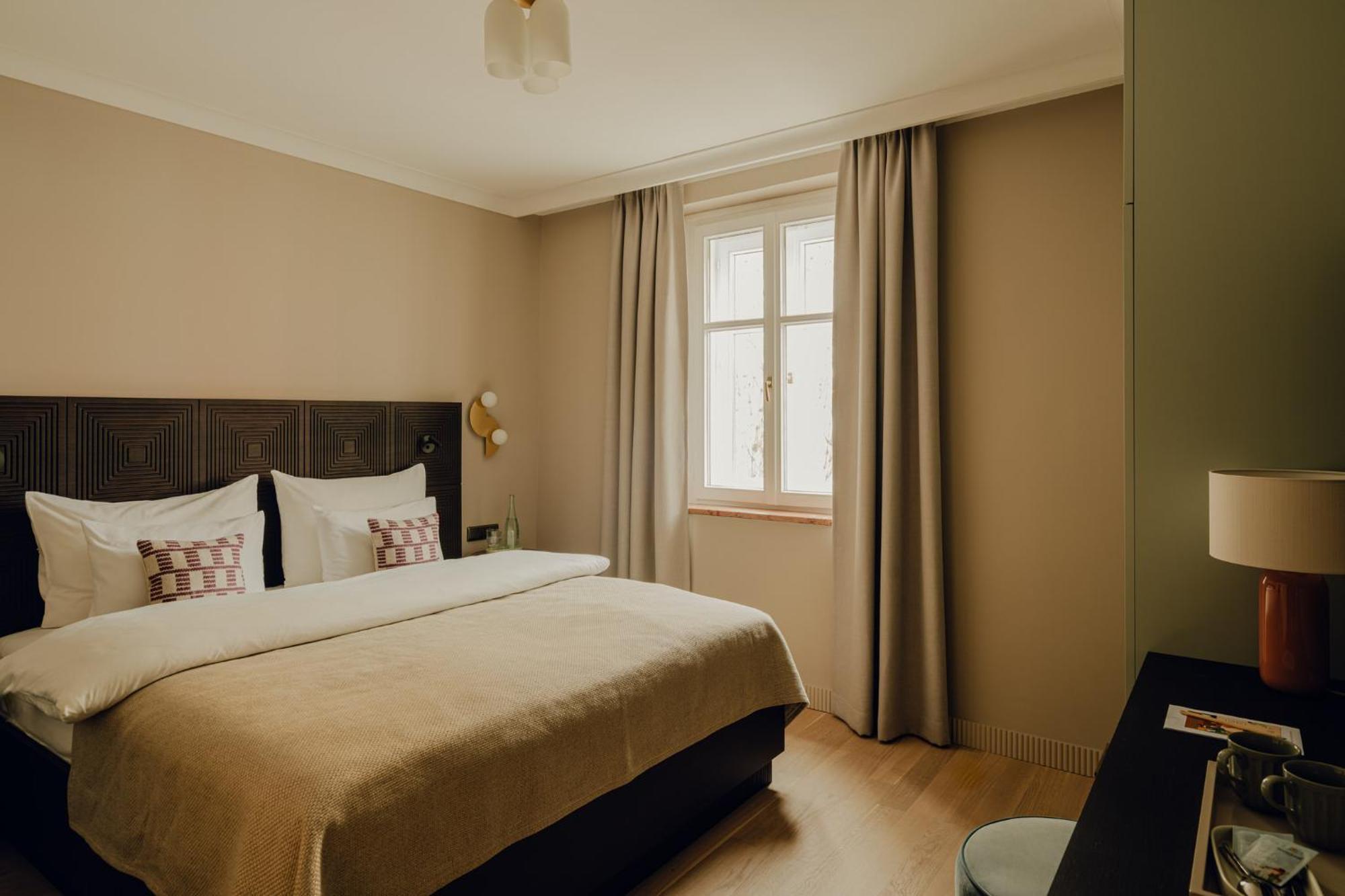 Cozy Business Double Room,1516417681:JPEG