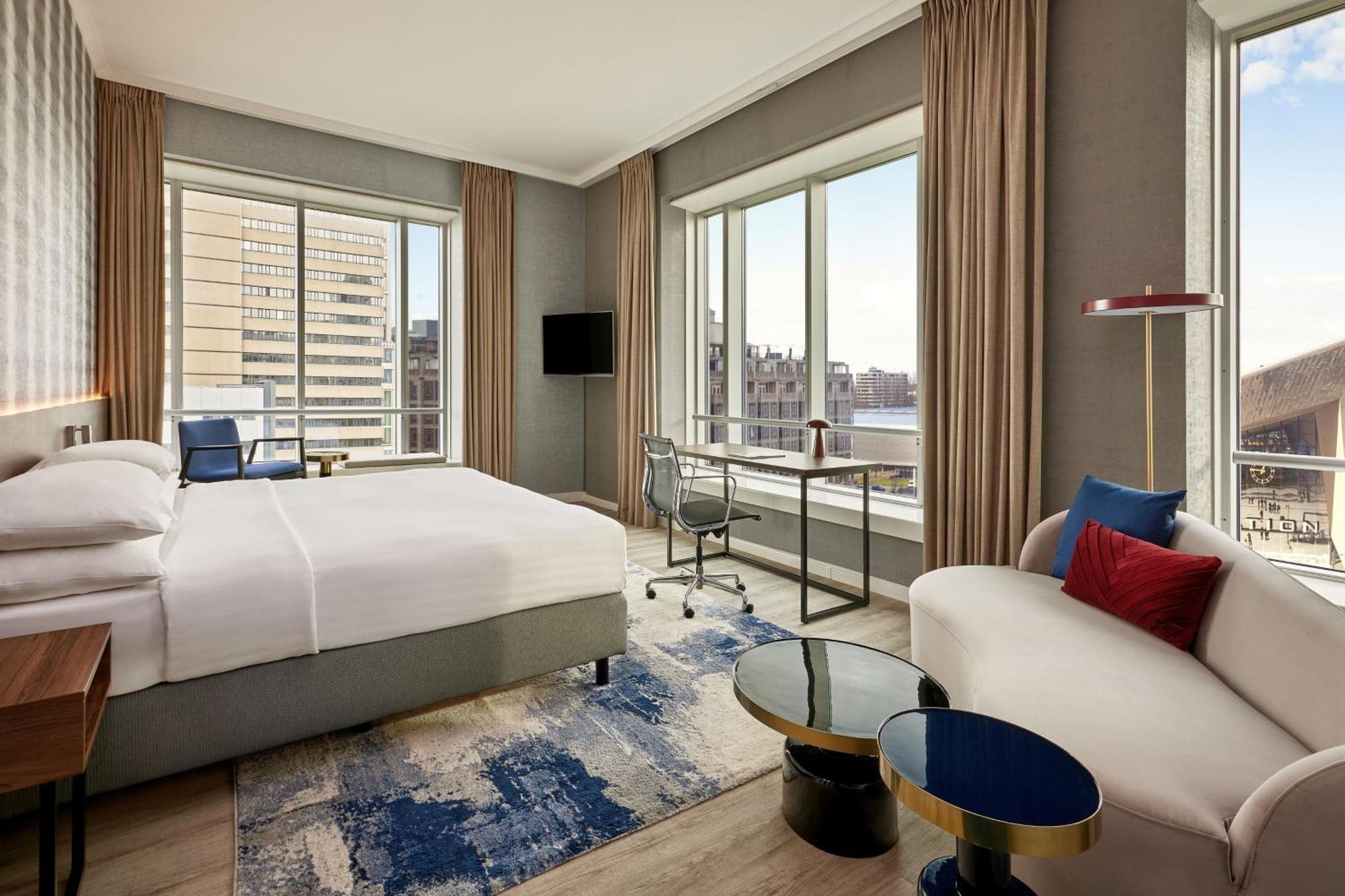 Junior Suite mit Kingsize-Bett und Zugang zur M Club Lounge