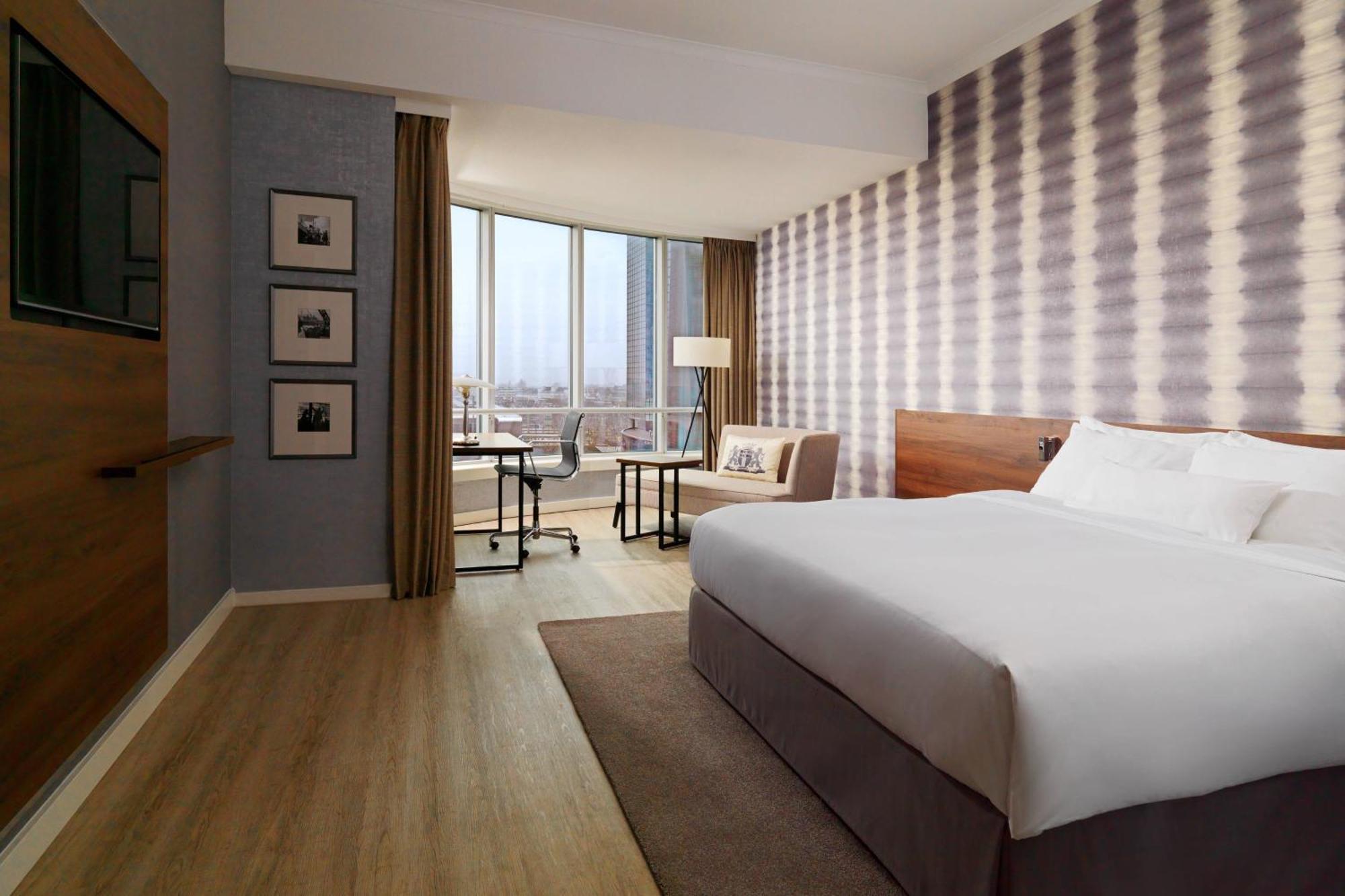 Executive Zimmer mit Kingsize-Bett und Zugang zur M Club Lounge