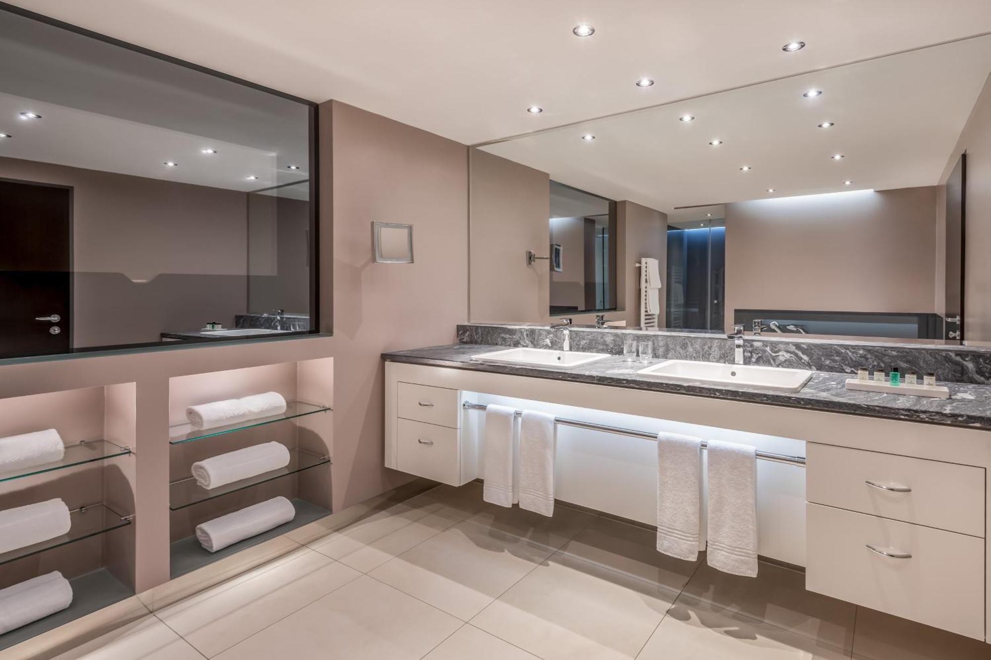 Penthouse Suite with ETAGE7 Access,1722886029:JPEG