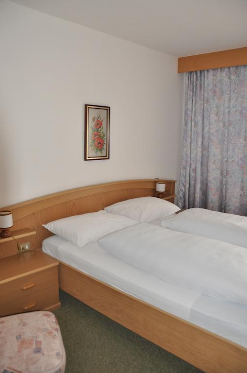 Doppelzimmer mit Balkon