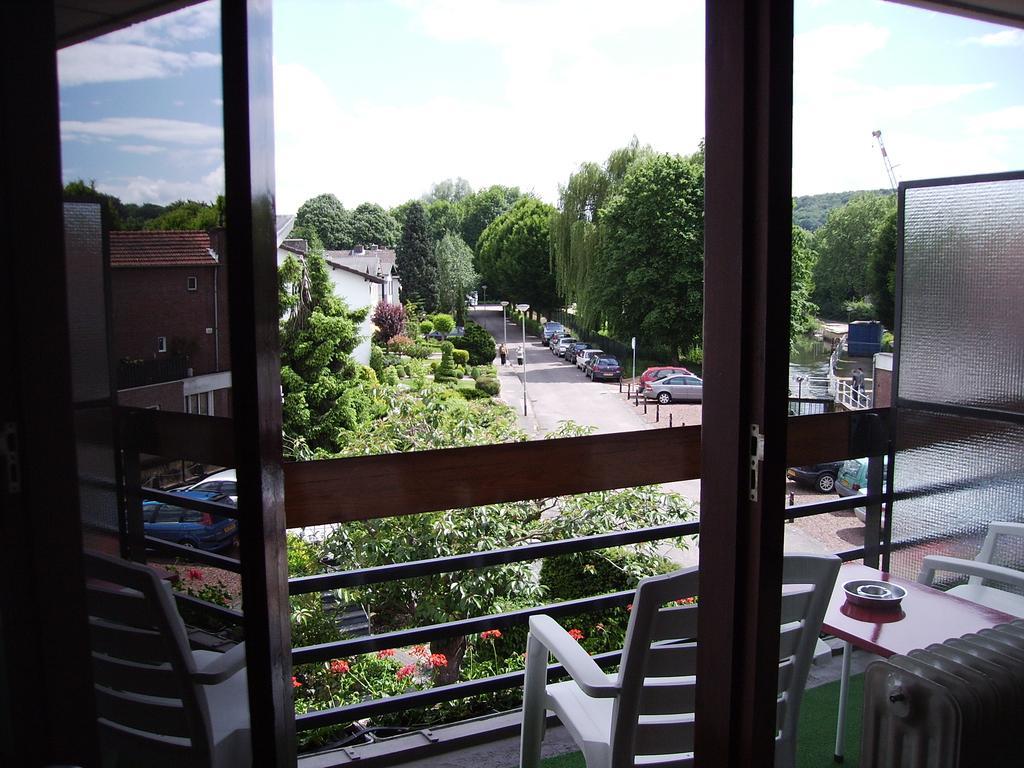 Studio mit Balkon