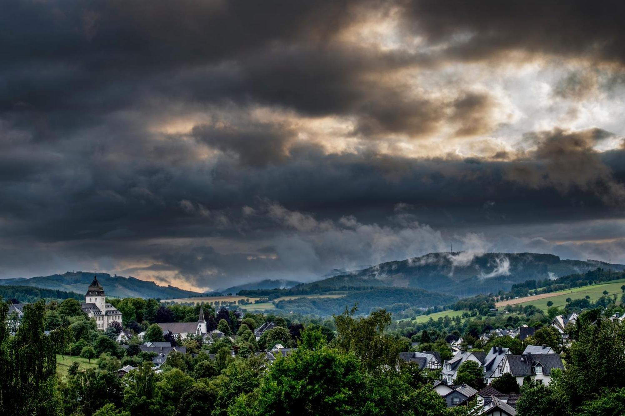 Familienzimmer mit Bergblick
