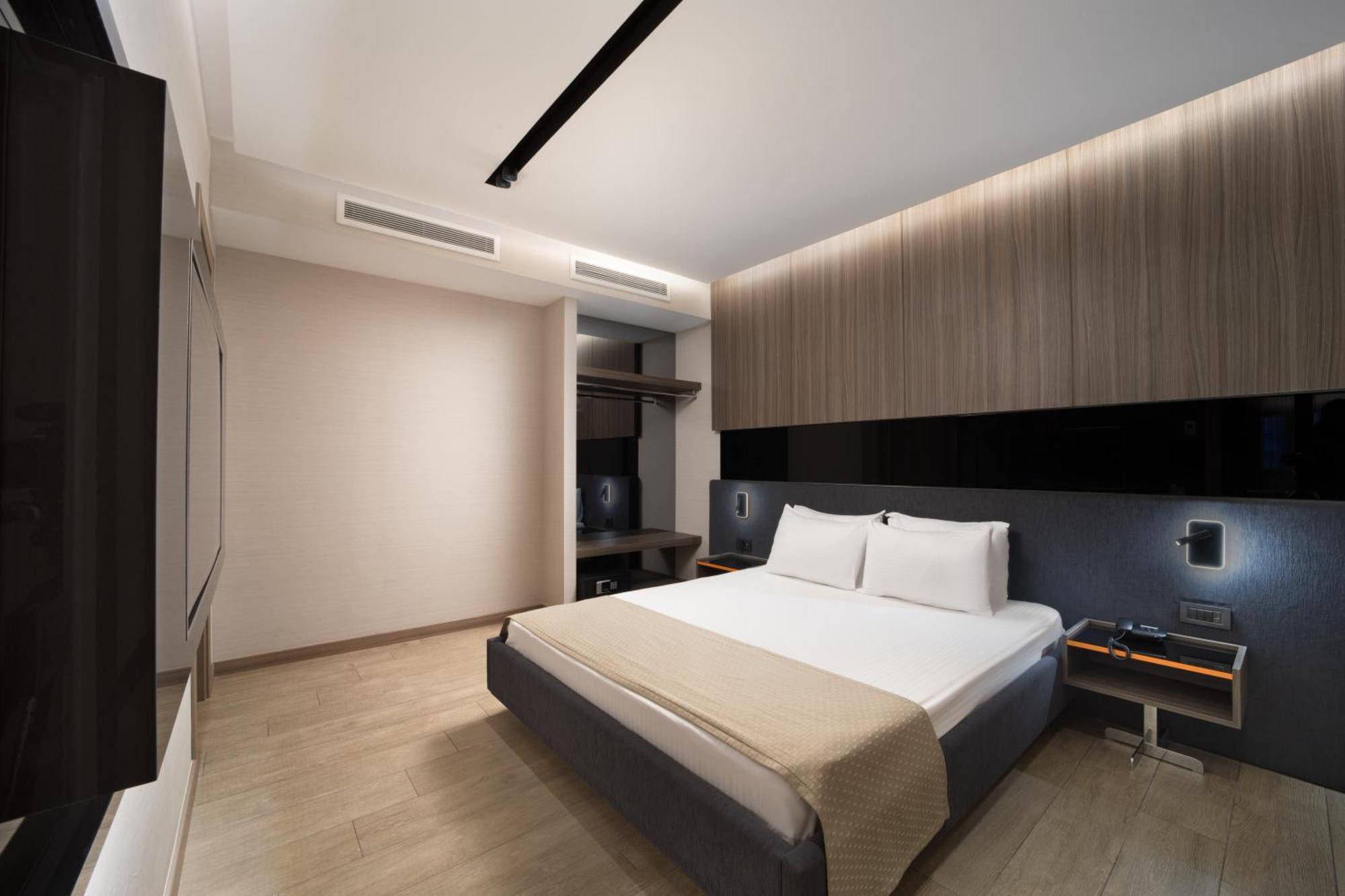 Suite mit Kingsize-Bett mit Whirlpool