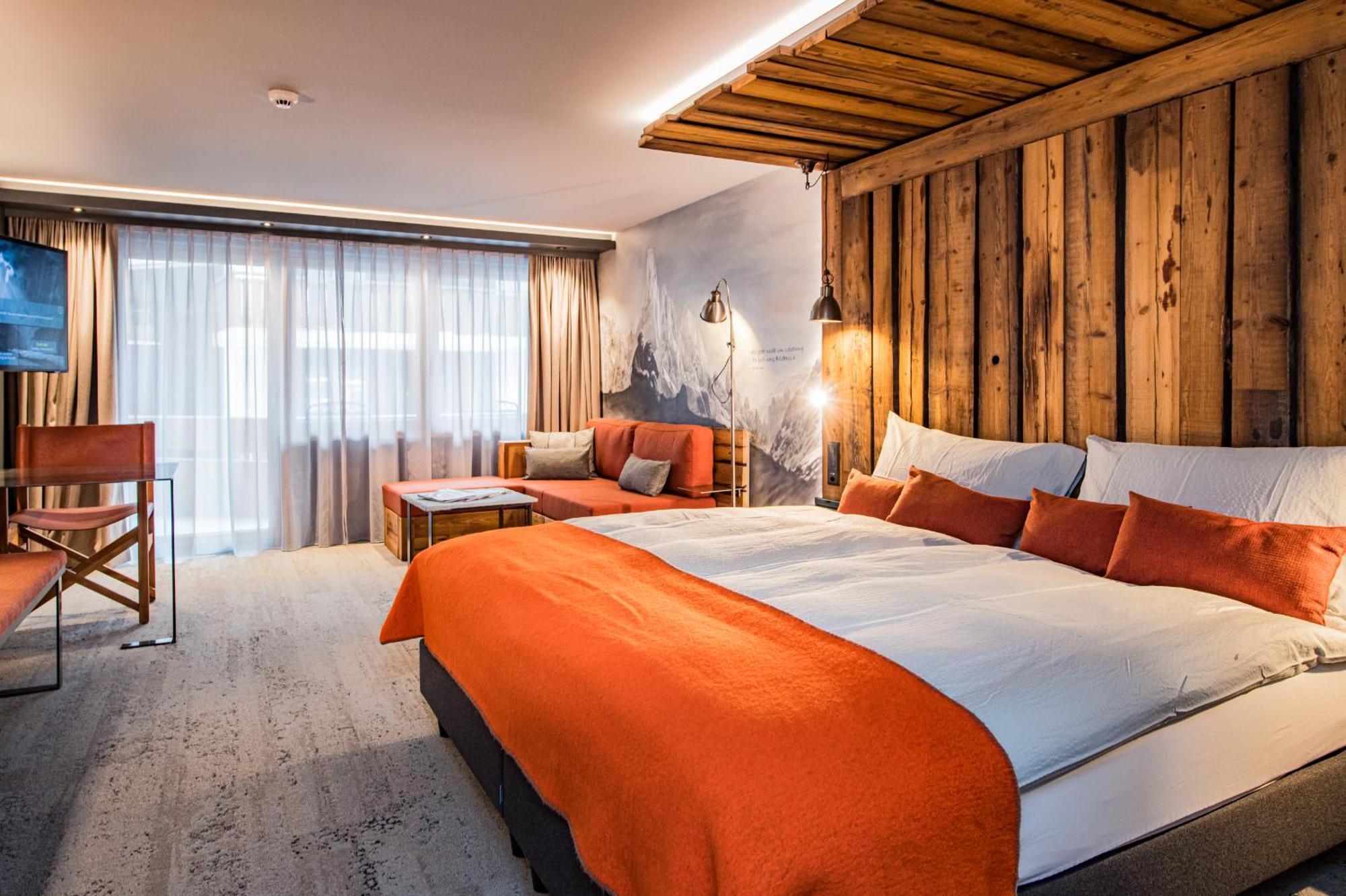 Doppelzimmer mit Bergblick und Balkon