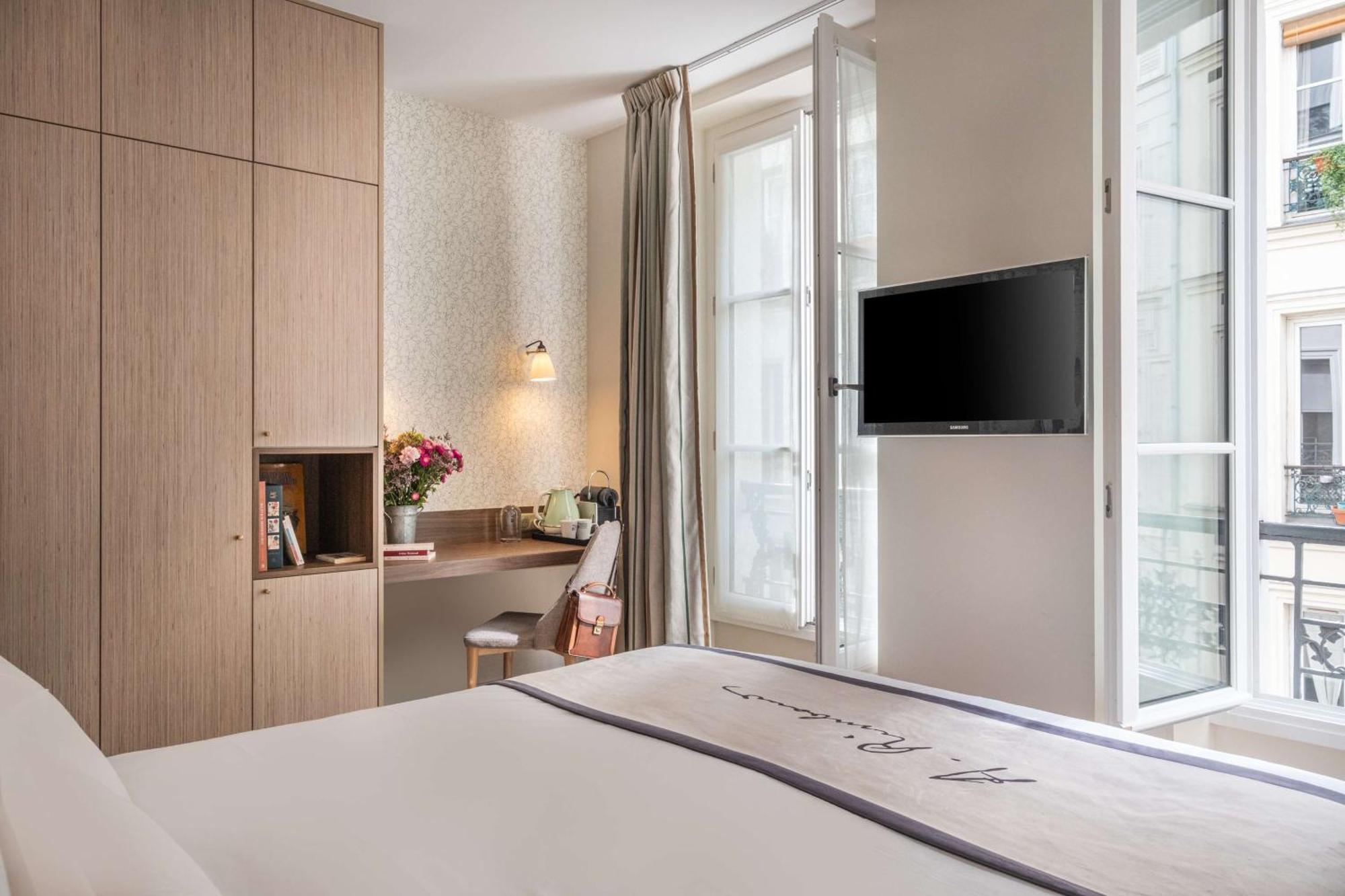 Deluxe Zimmer mit Kingsize-Bett und Badewanne - Nichtraucher