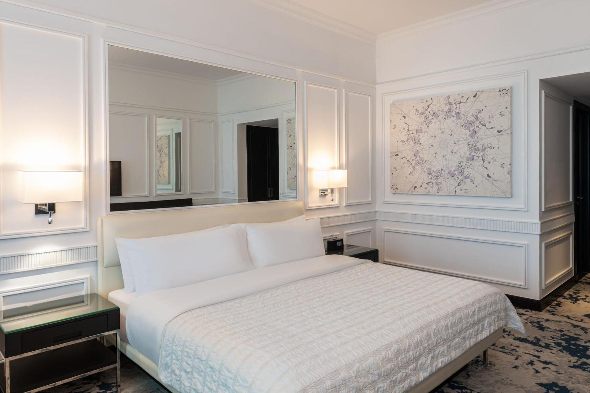 Deluxe Suite mit Kingsize-Bett, Balkon, Meerblick und Zugang zur Club Lounge