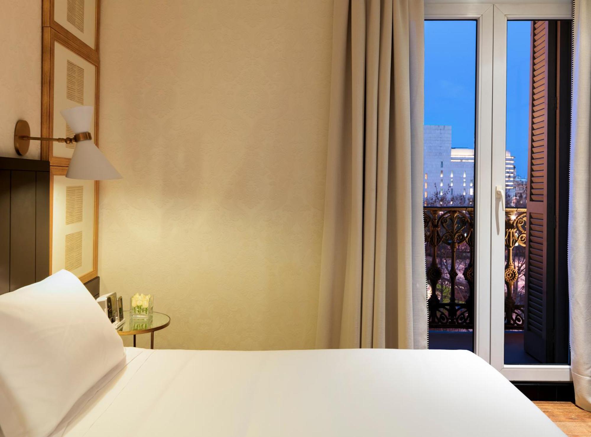 Deluxe Doppel- oder Zweibettzimmer mit Blick auf die Plaça Catalunya