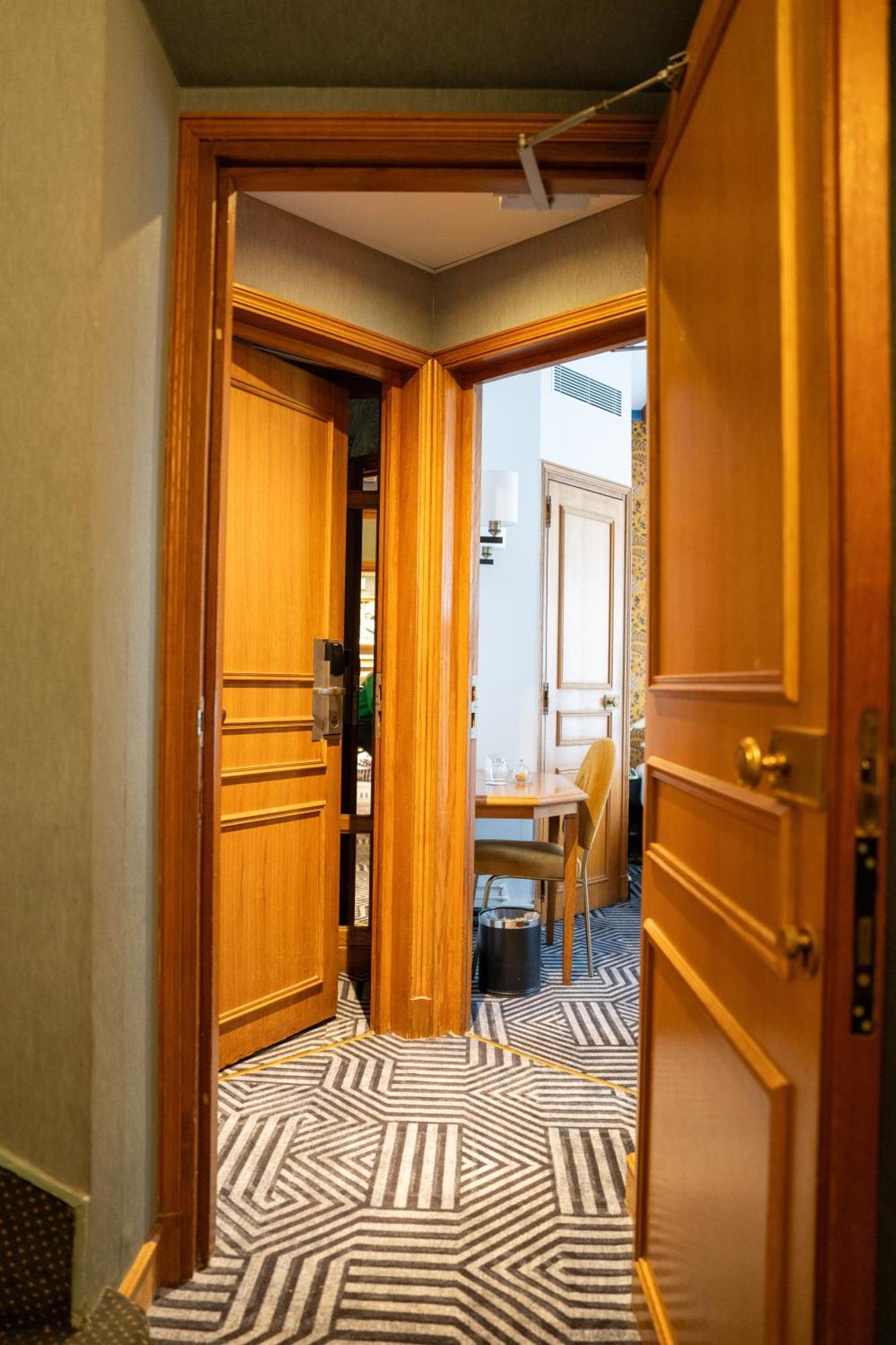 2 benachbarte Doppelzimmer