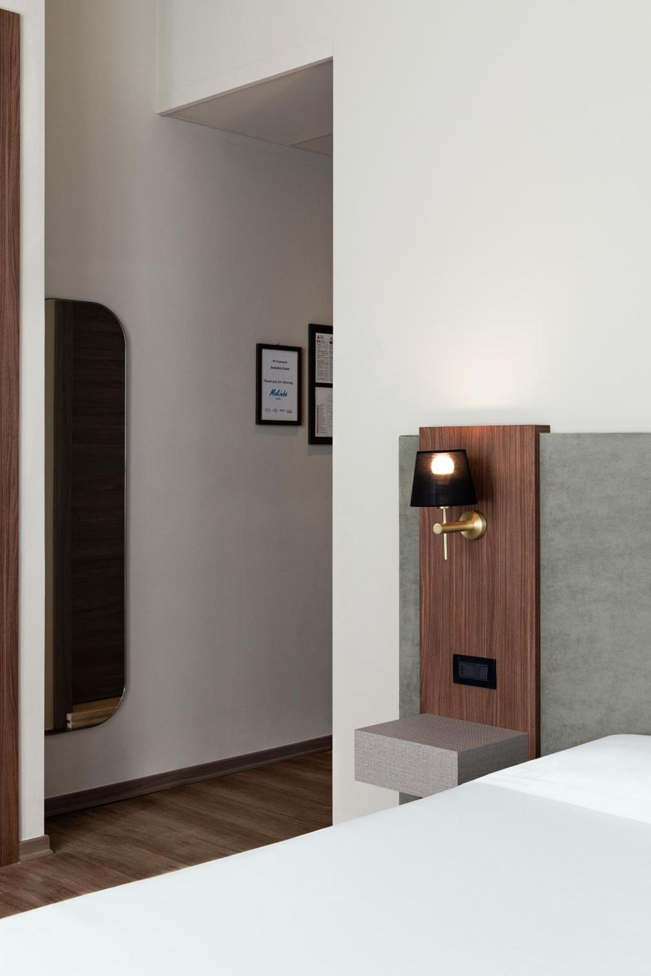 Doppel- oder Zweibettzimmer