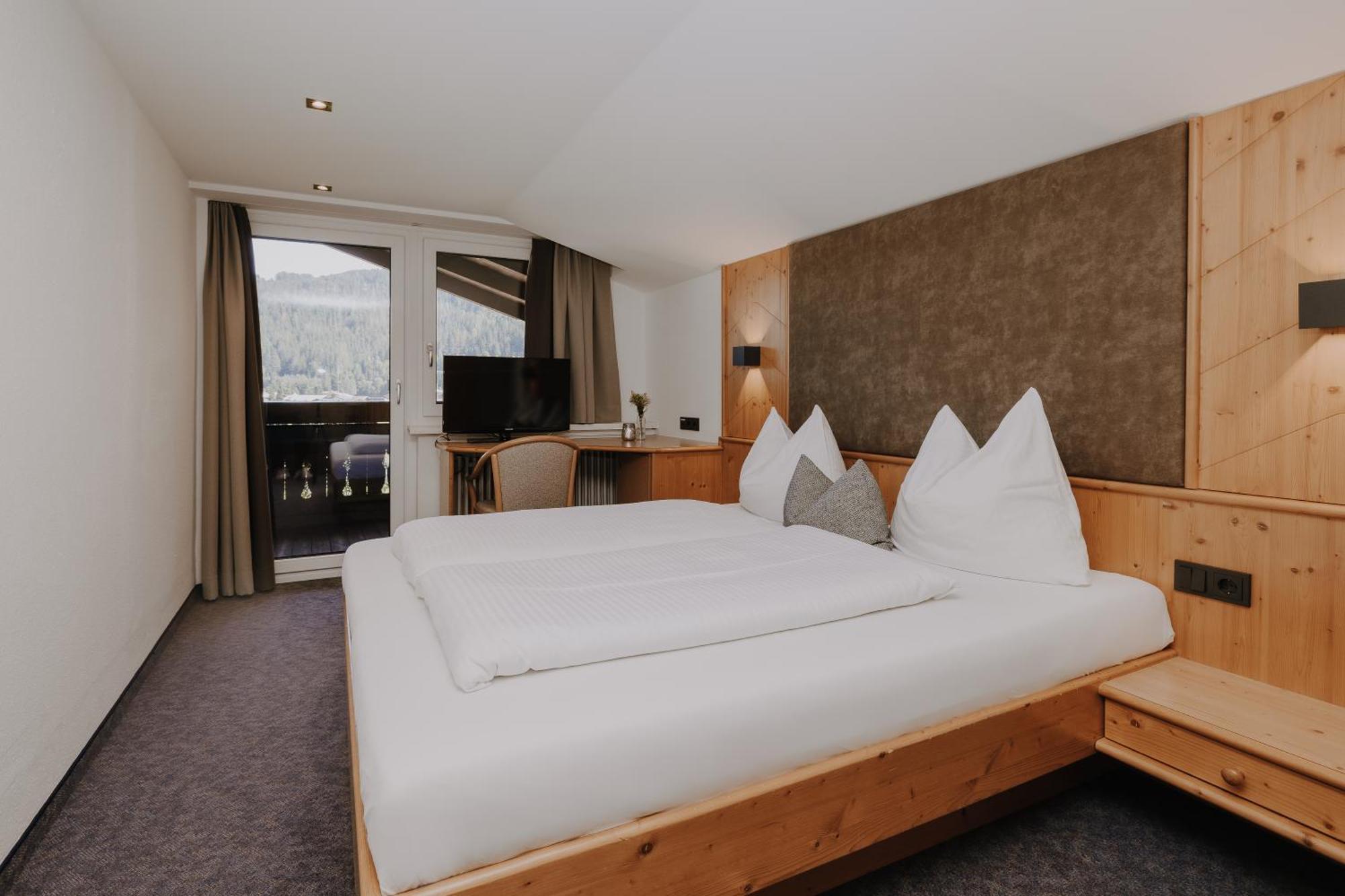Doppelzimmer mit Dachschräge