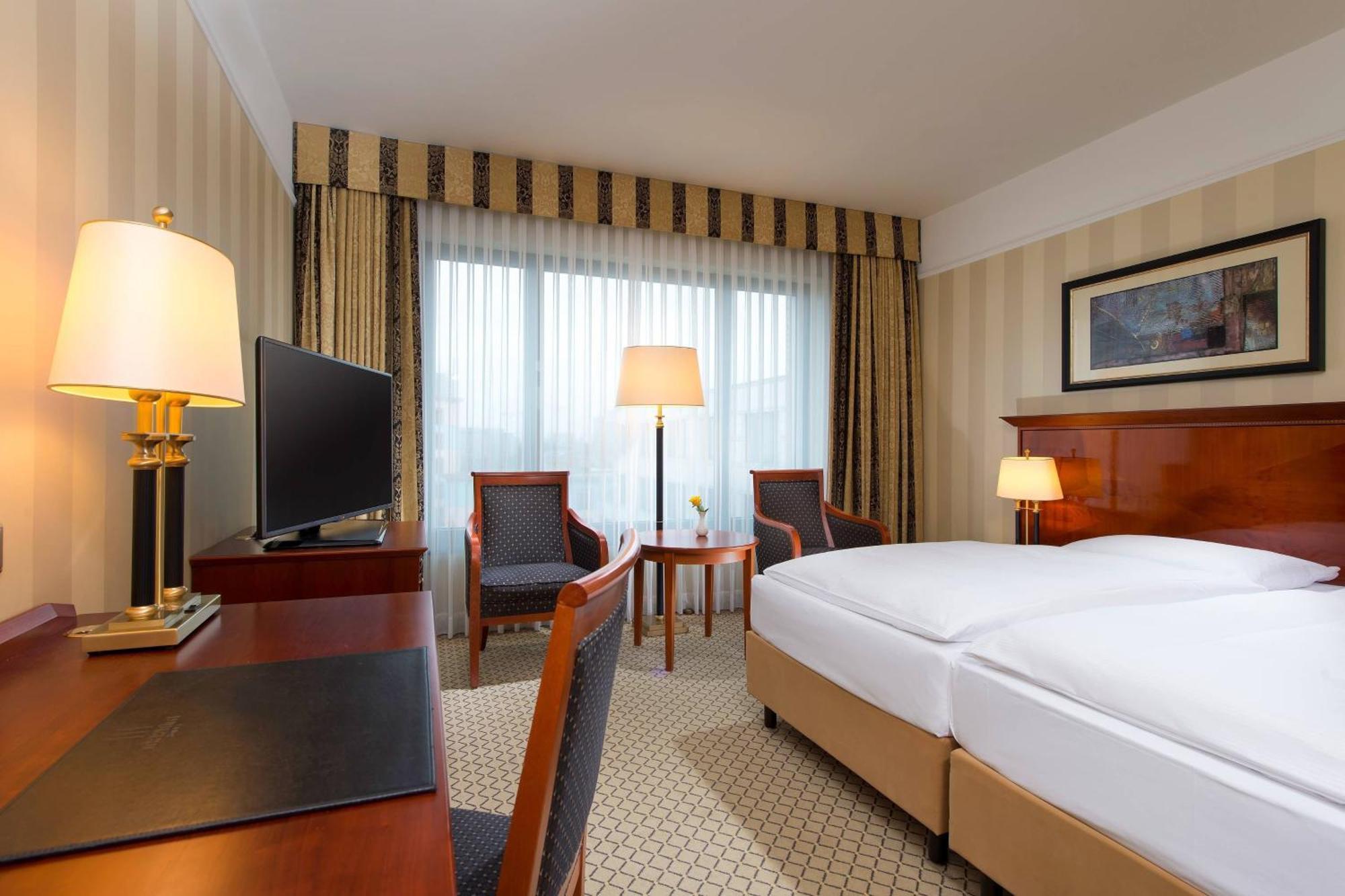 Classic, Guest room, 1 King,1552073050:JPEG