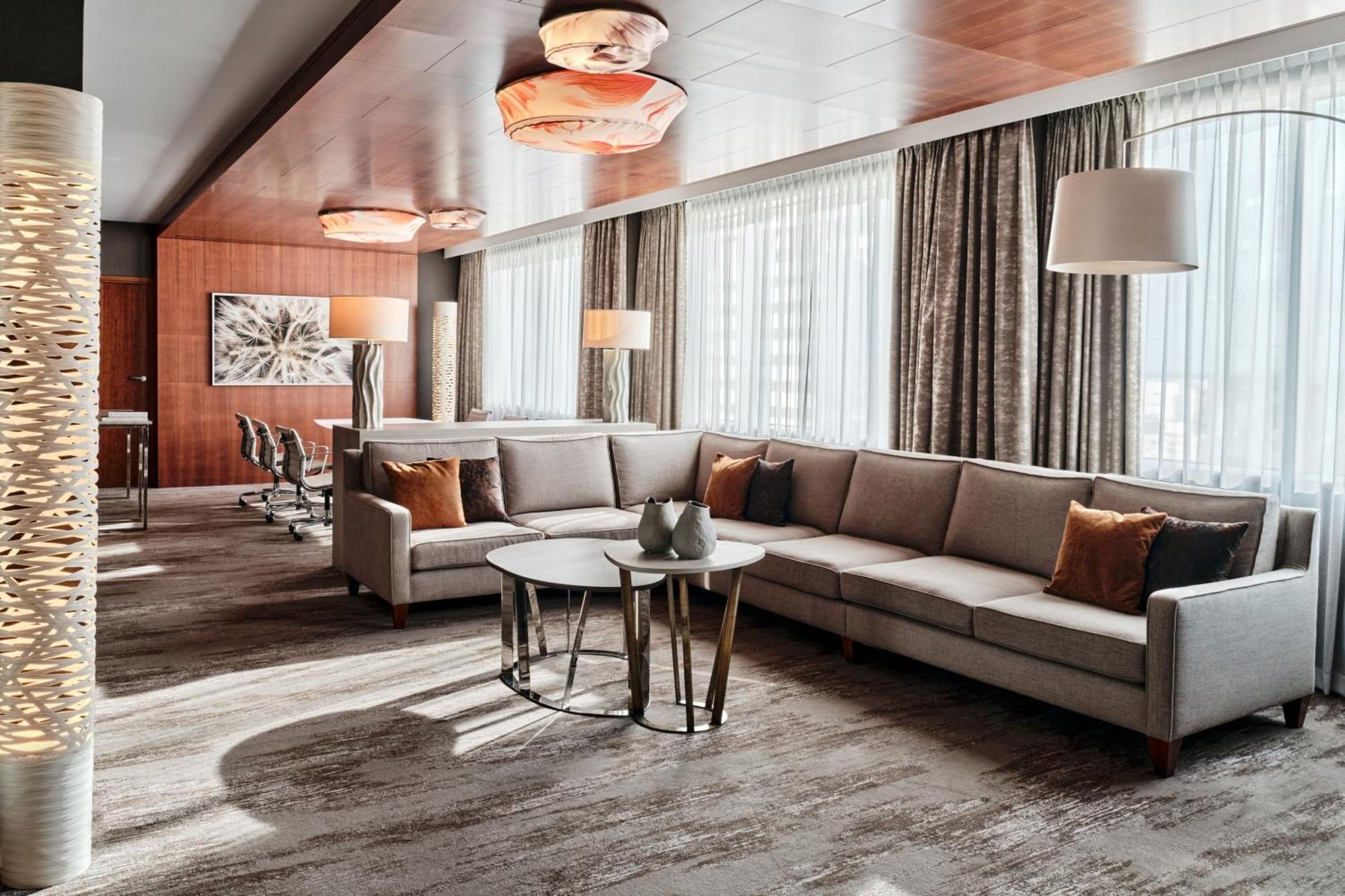 Präsidentensuite mit 1 Schlafzimmer mit Kingsize-Bett und Stadtblick