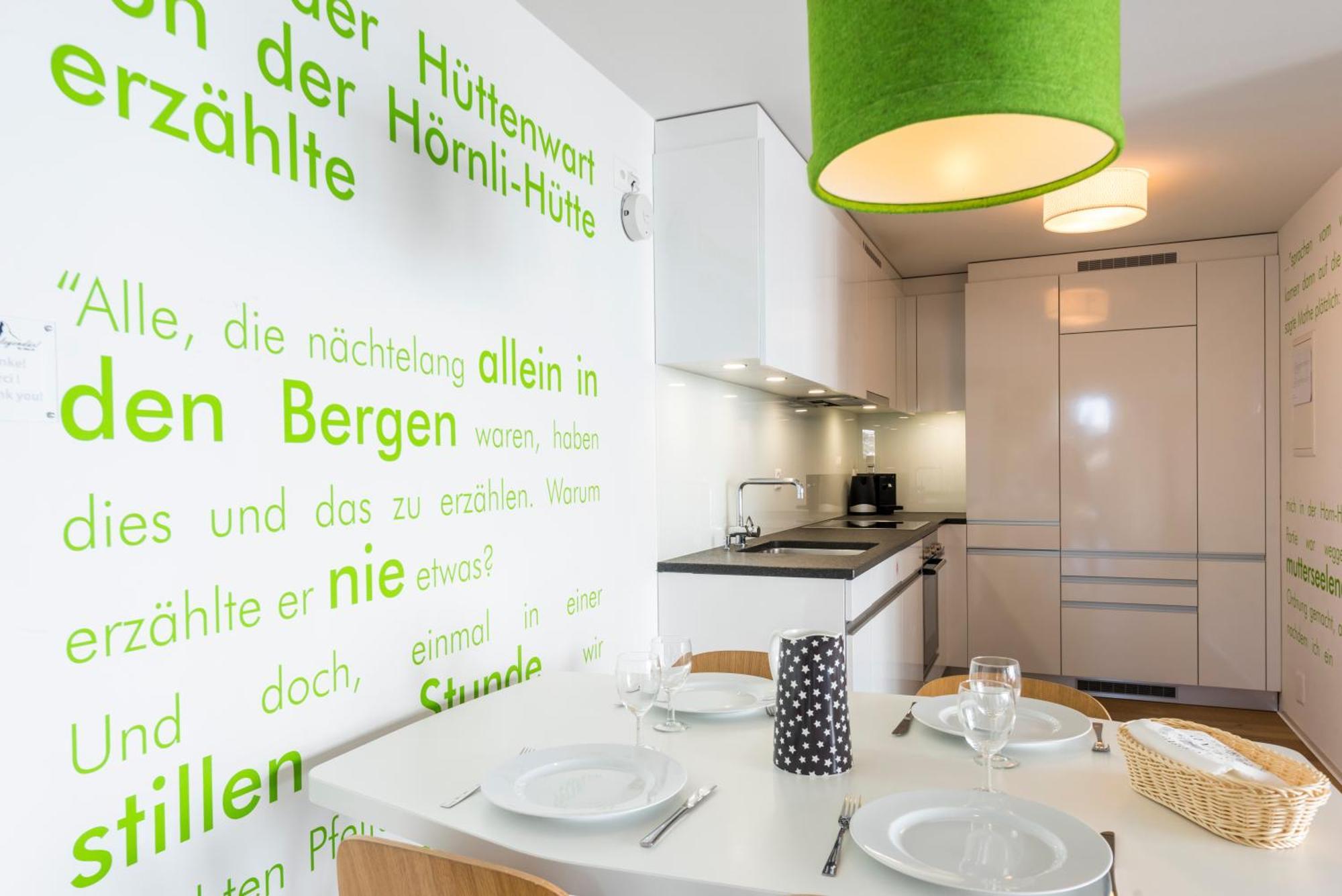 Ferienwohnung mit Matterhornblick und Balkon: 66 m²