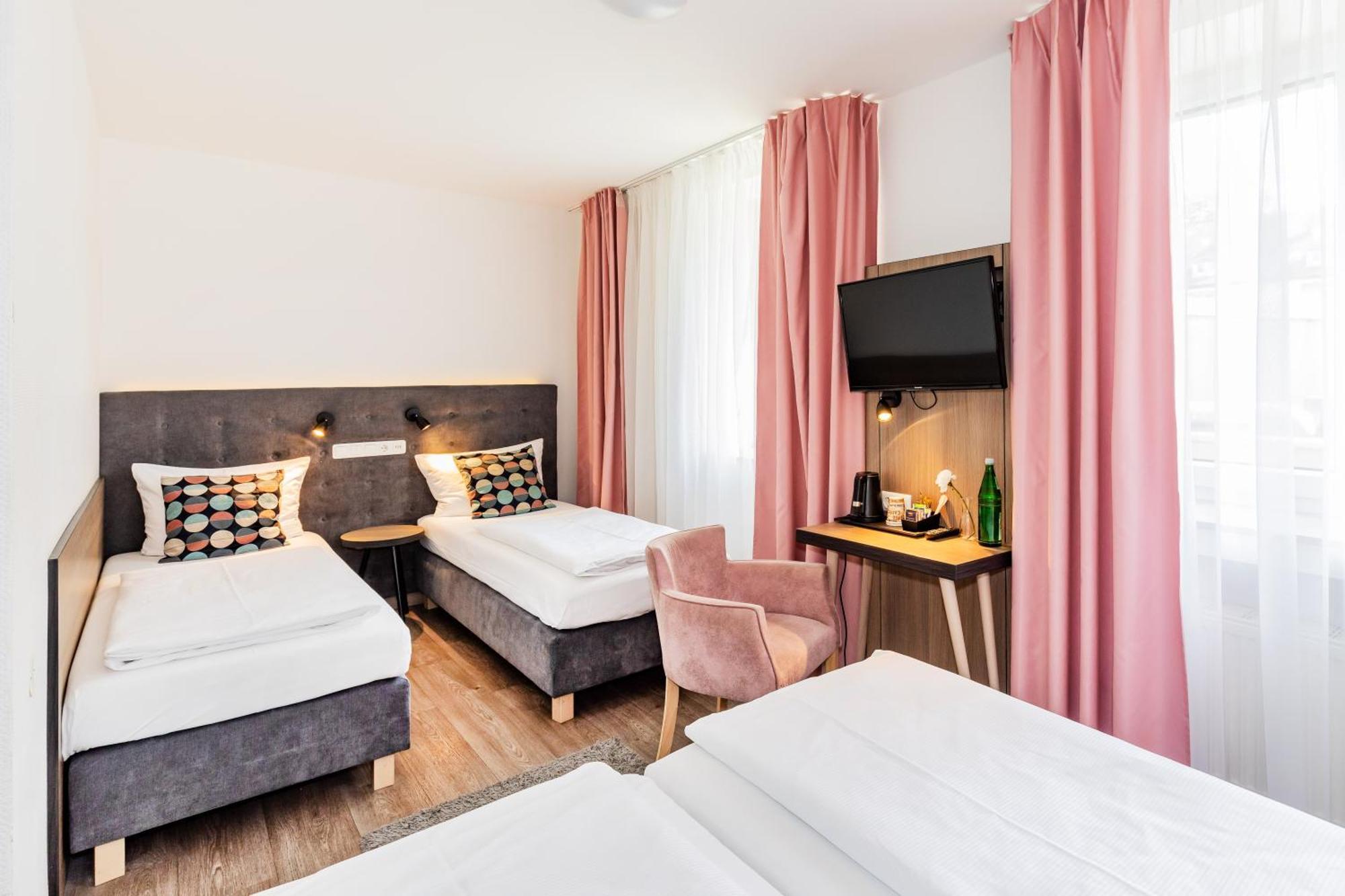 Standard Quadruple Room,1550198728:JPEG