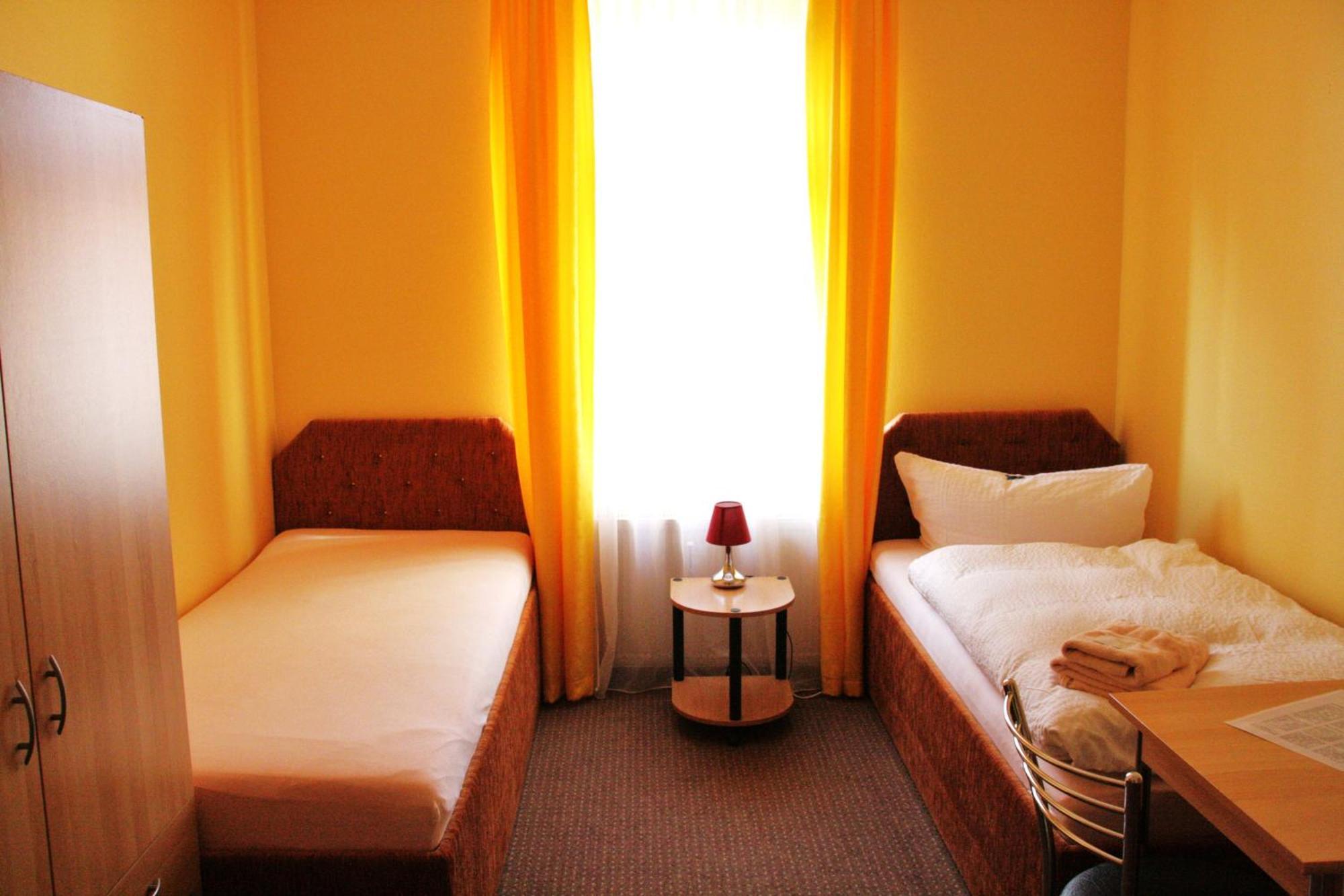 Single Room with Private External Bathroom,1551263752:JPEG