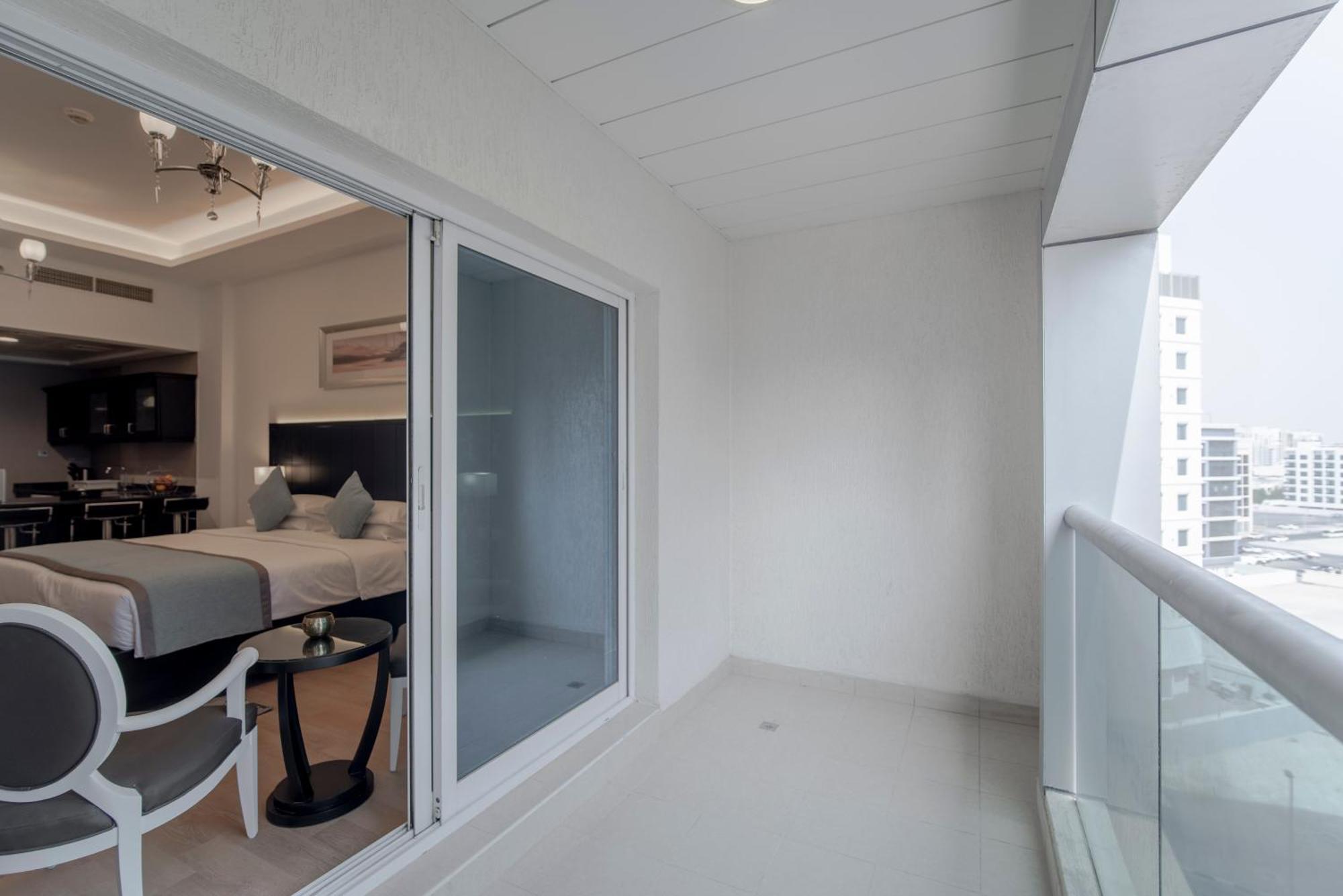 Premium Studio-Apartment mit Balkon