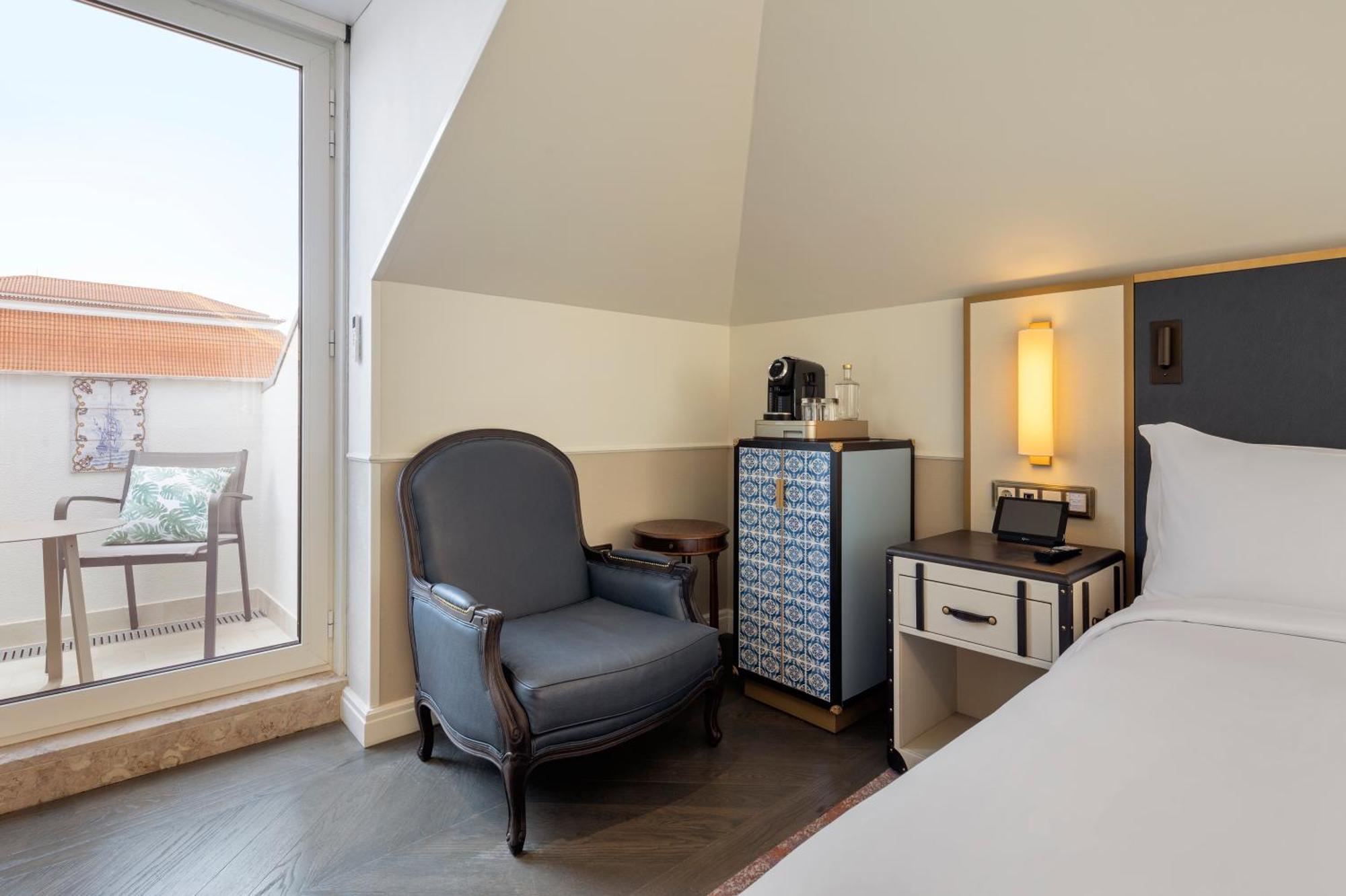 Premium Eckzimmer mit Kingsize-Bett, Aussicht und Balkon
