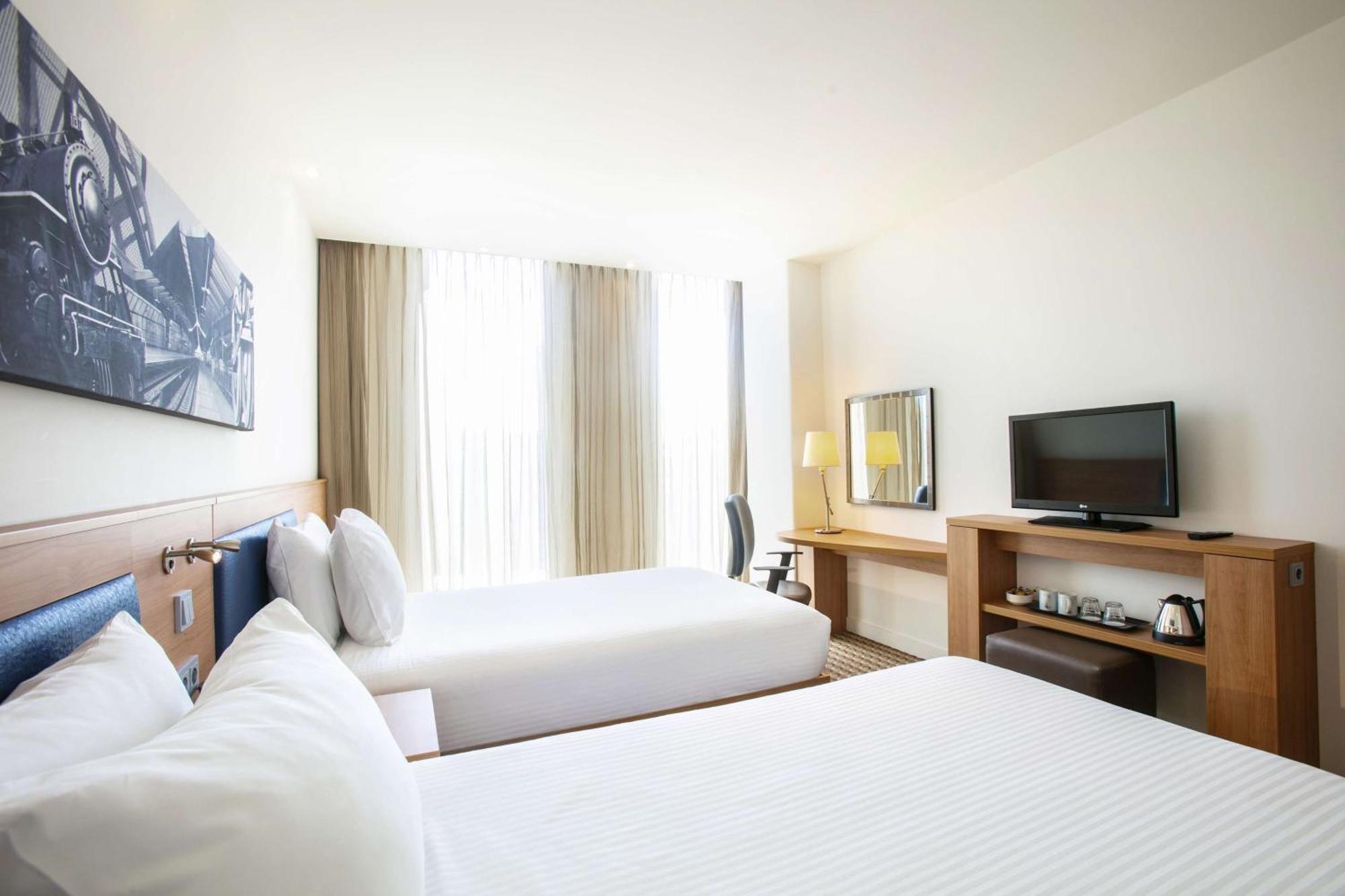 Queen Room with Two Queen Beds,1552477459:JPEG