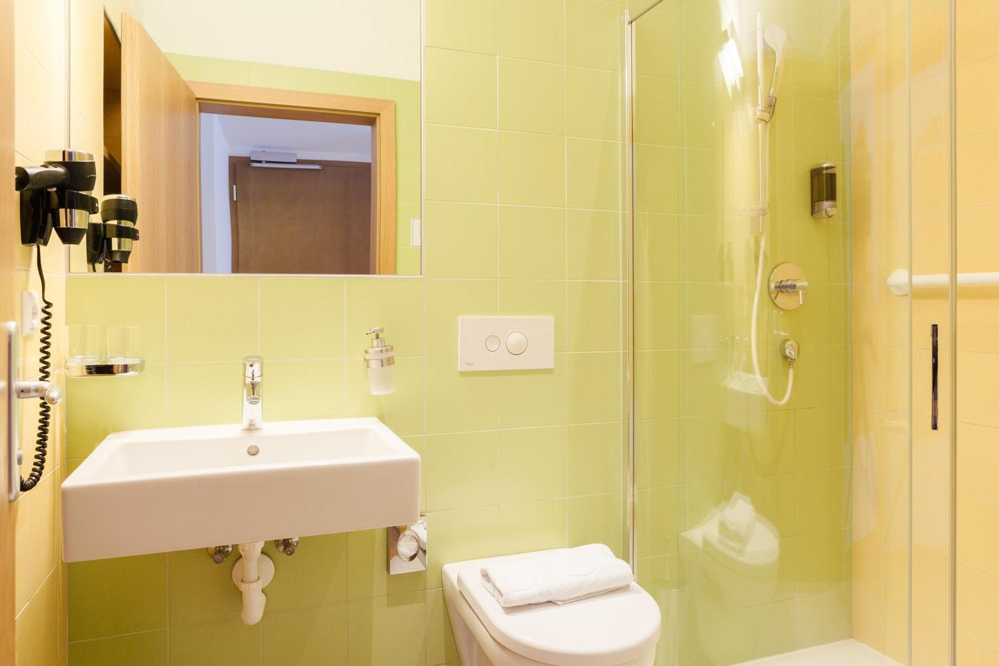 Doppelzimmer mit Balkon