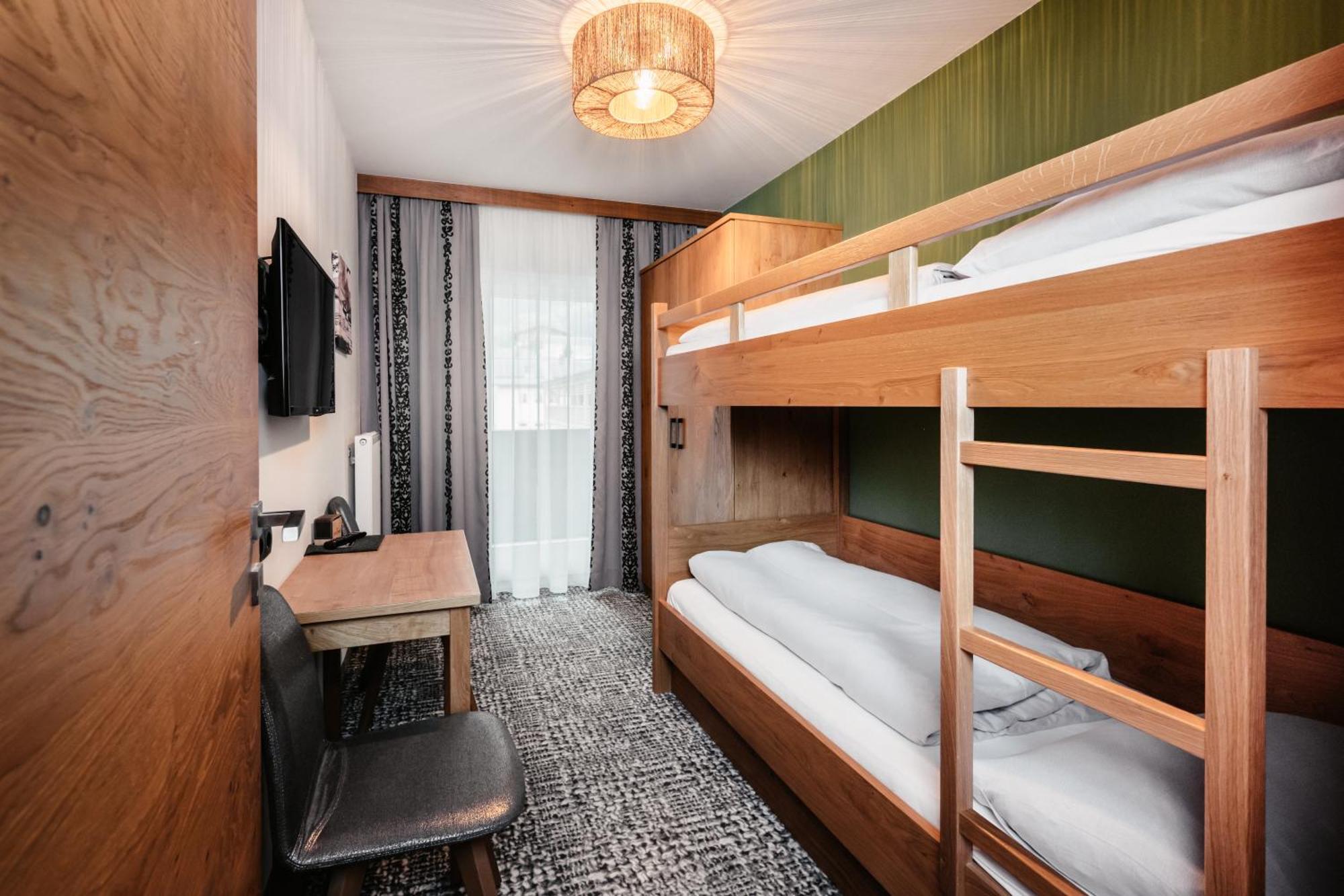 Familienzimmer mit Balkon (2 Erwachsene + 2 Kinder)