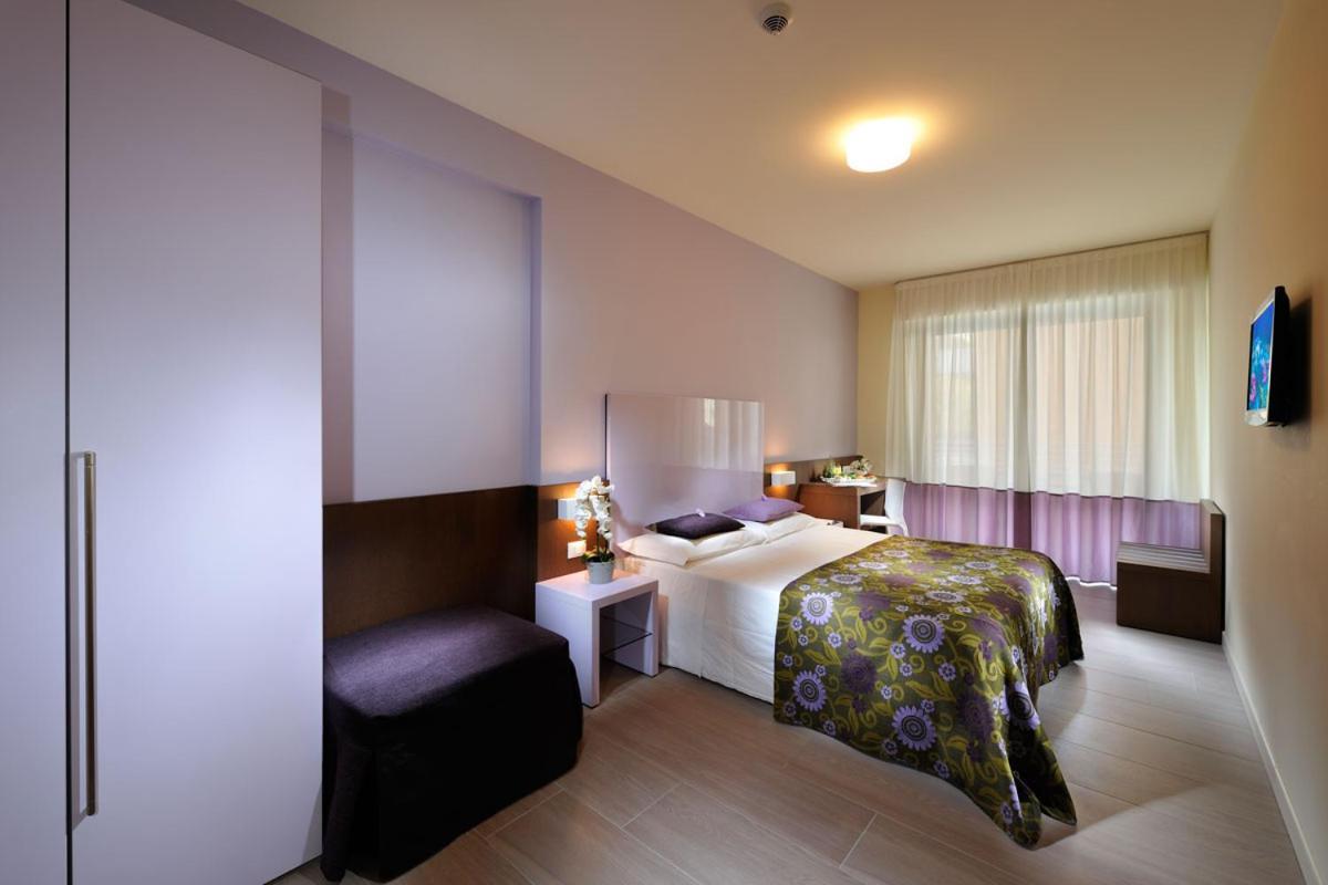 Doppelzimmer mit Balkon