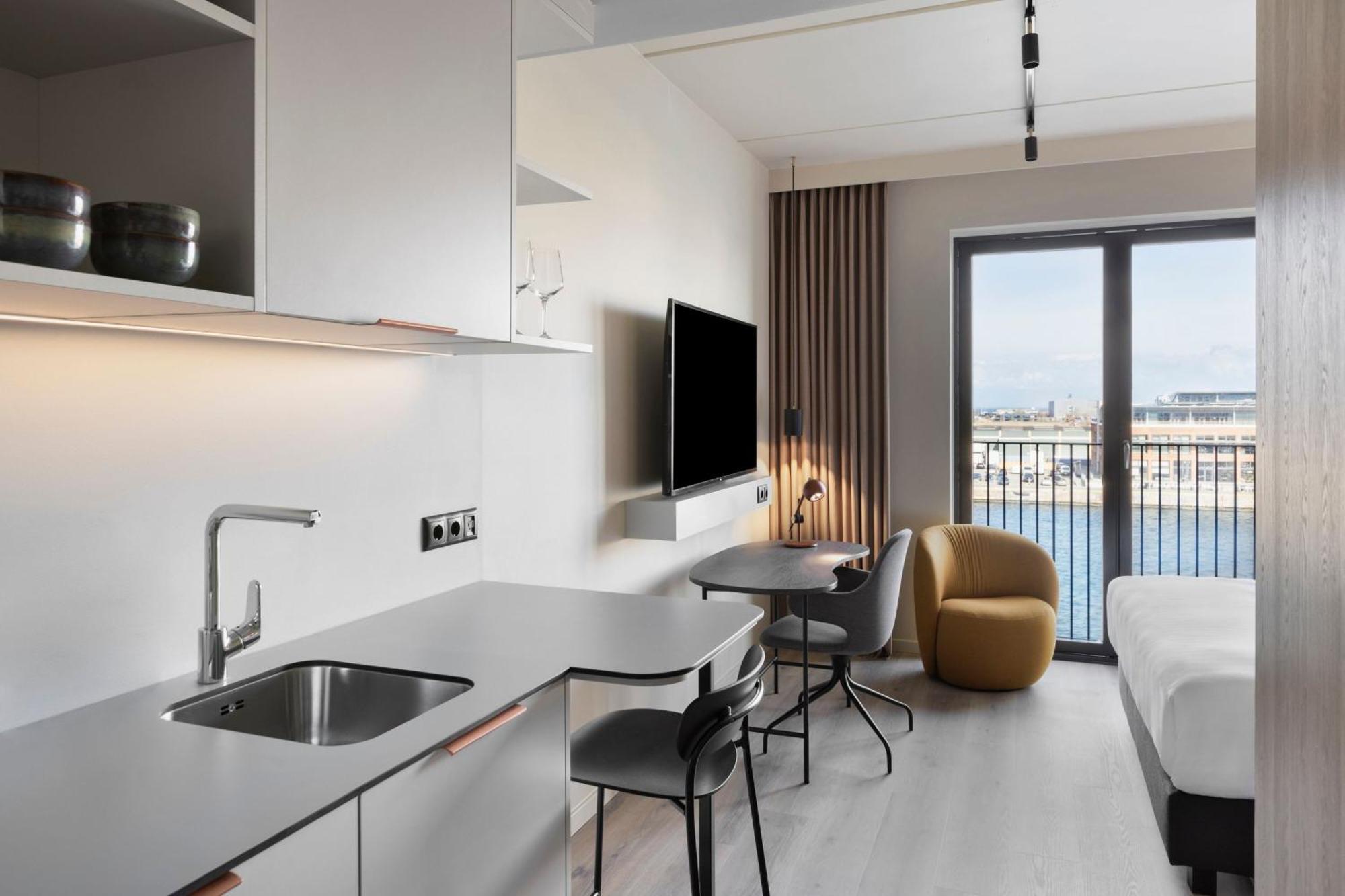 Comfort Studio mit Queensize-Bett und Meerblick
