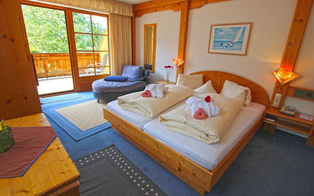Familienzimmer (2 Erwachsene + 2 Kinder)