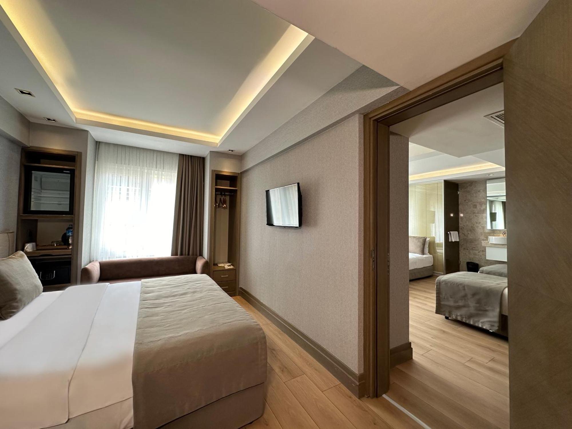 Zimmer mit Verbindungstür
