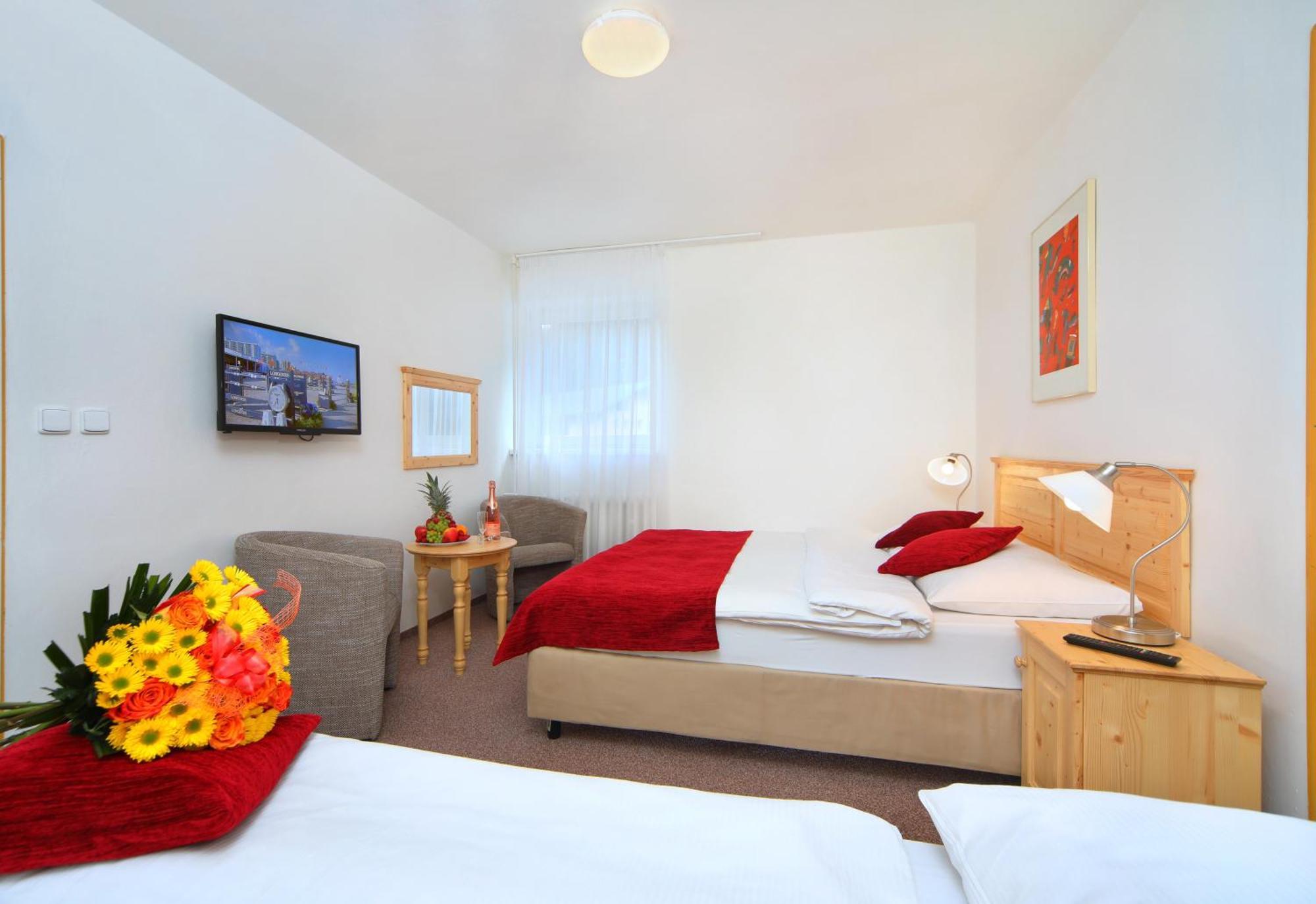 Vierbettzimmer mit Bad