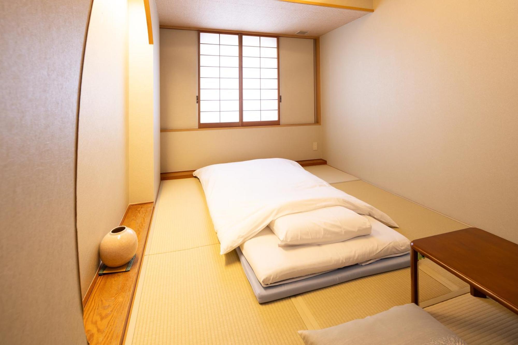 【Teilweise renoviert】Kleines Zweibettzimmer im japanischen Stil (SAKURA) – Nichtraucher – ohne Mahlzeiten