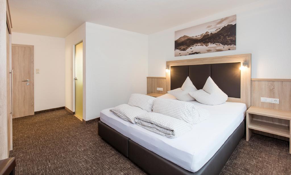 Doppelzimmer mit Balkon