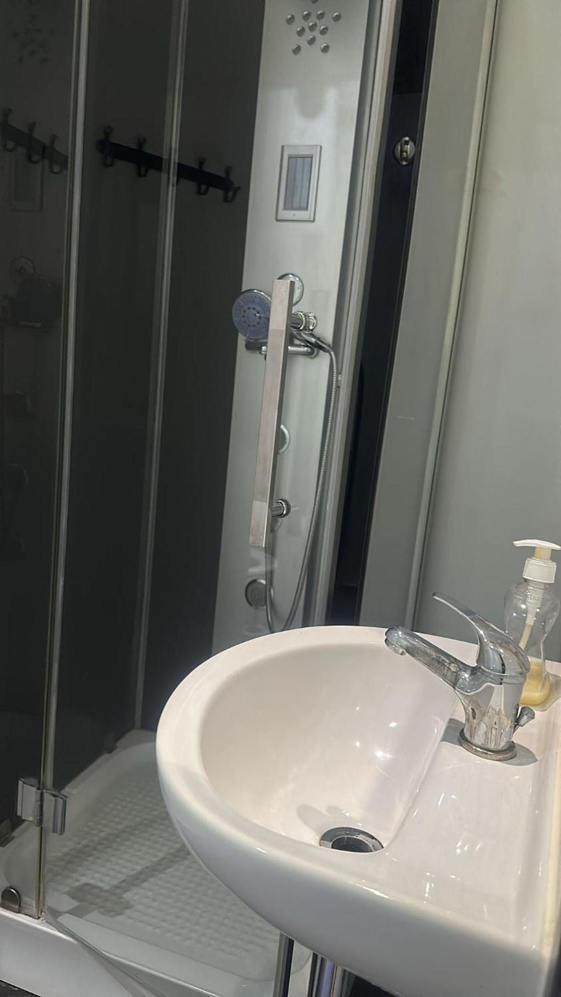 Basic Dreibettzimmer mit Gemeinschaftsbad