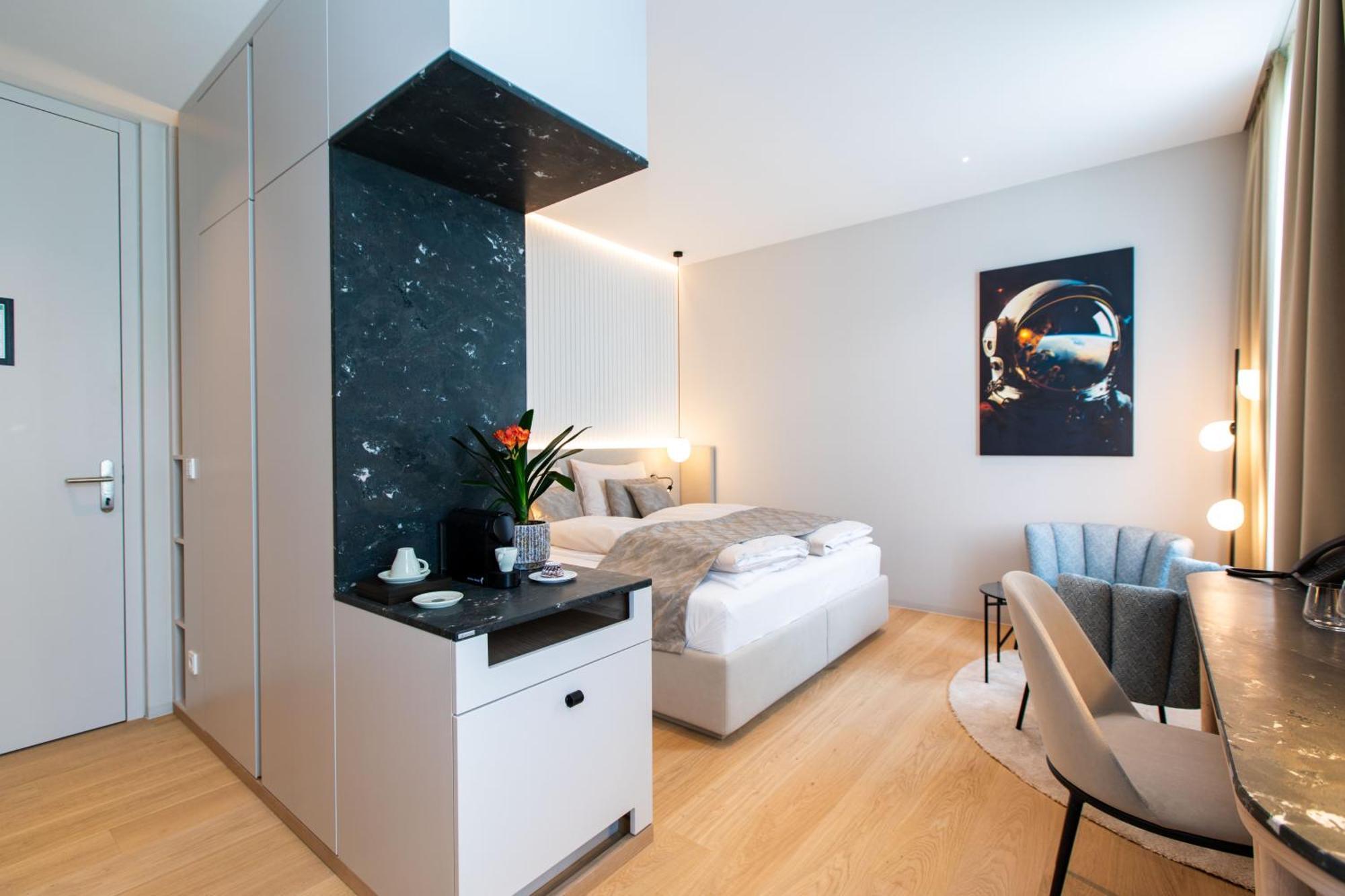 Doppelzimmer mit Seeblick