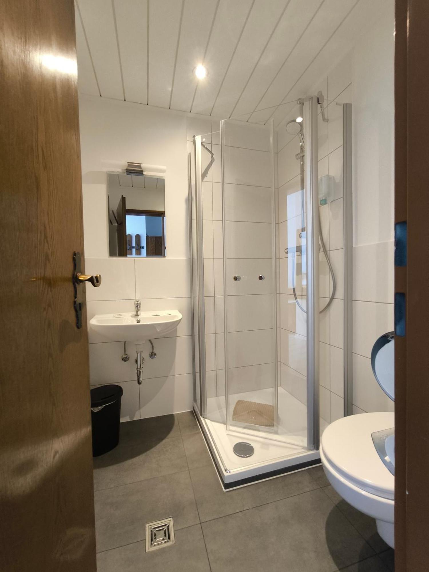 Dreibettzimmer mit Bergblick