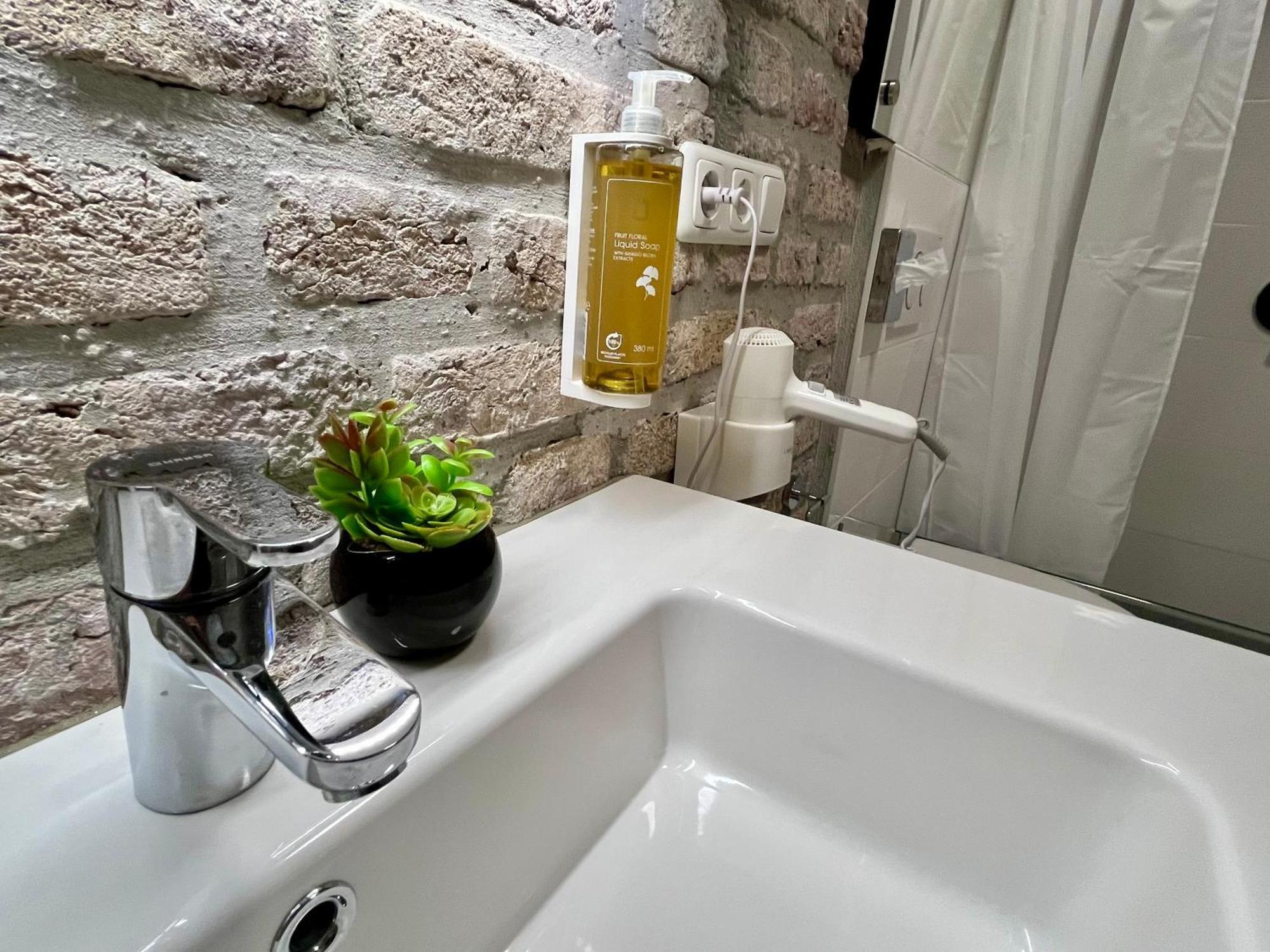 Zweibettzimmer mit Gemeinschaftsbad
