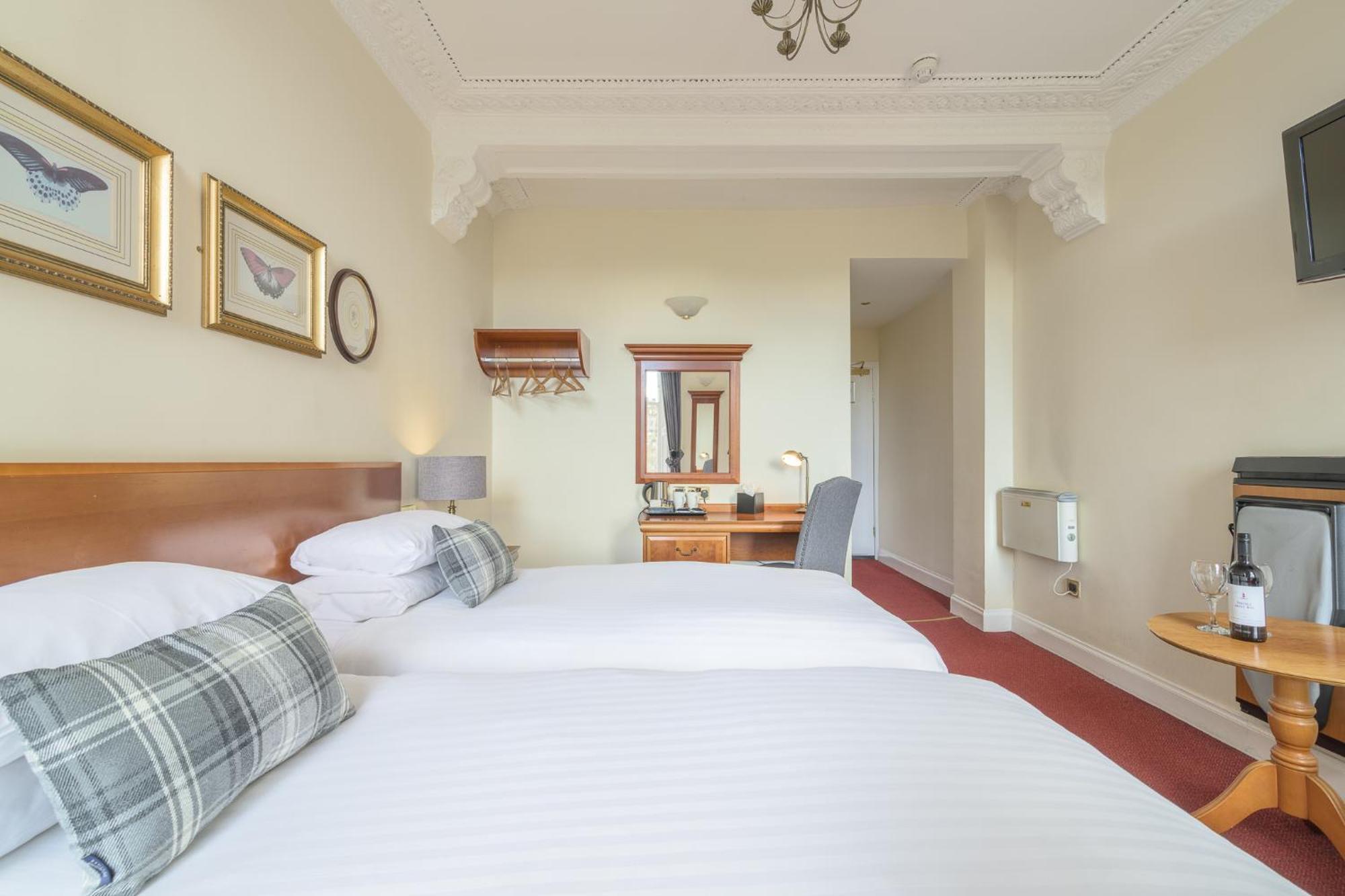 Standard Zweibettzimmer mit Blick auf die Princes Street