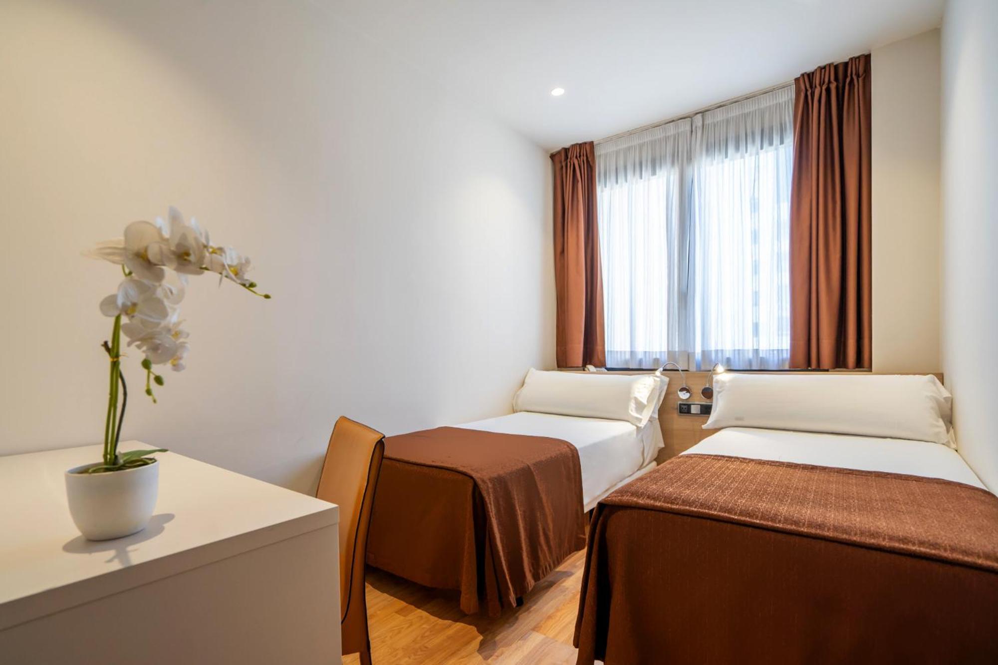 Kleines Doppel-/Zweibettzimmer