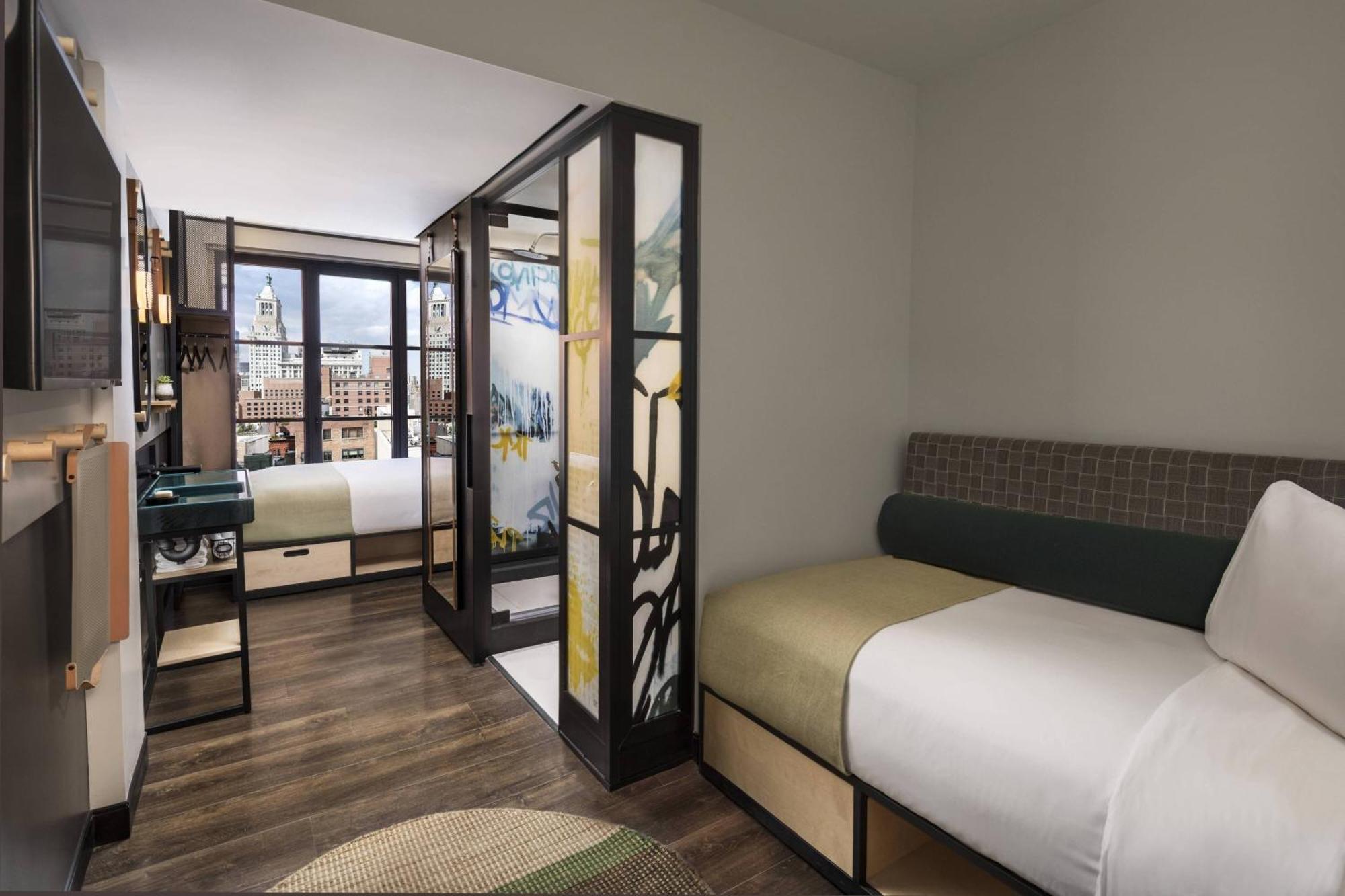 Zimmer mit 1 Queensize-Bett und 1 Einzelbett
