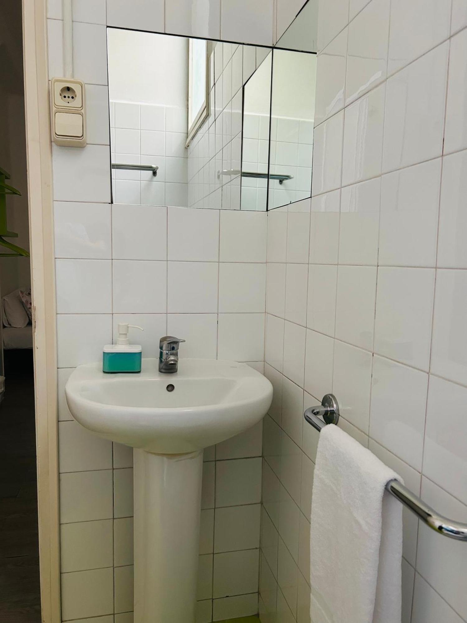 Zweibettzimmer mit eigenem Bad