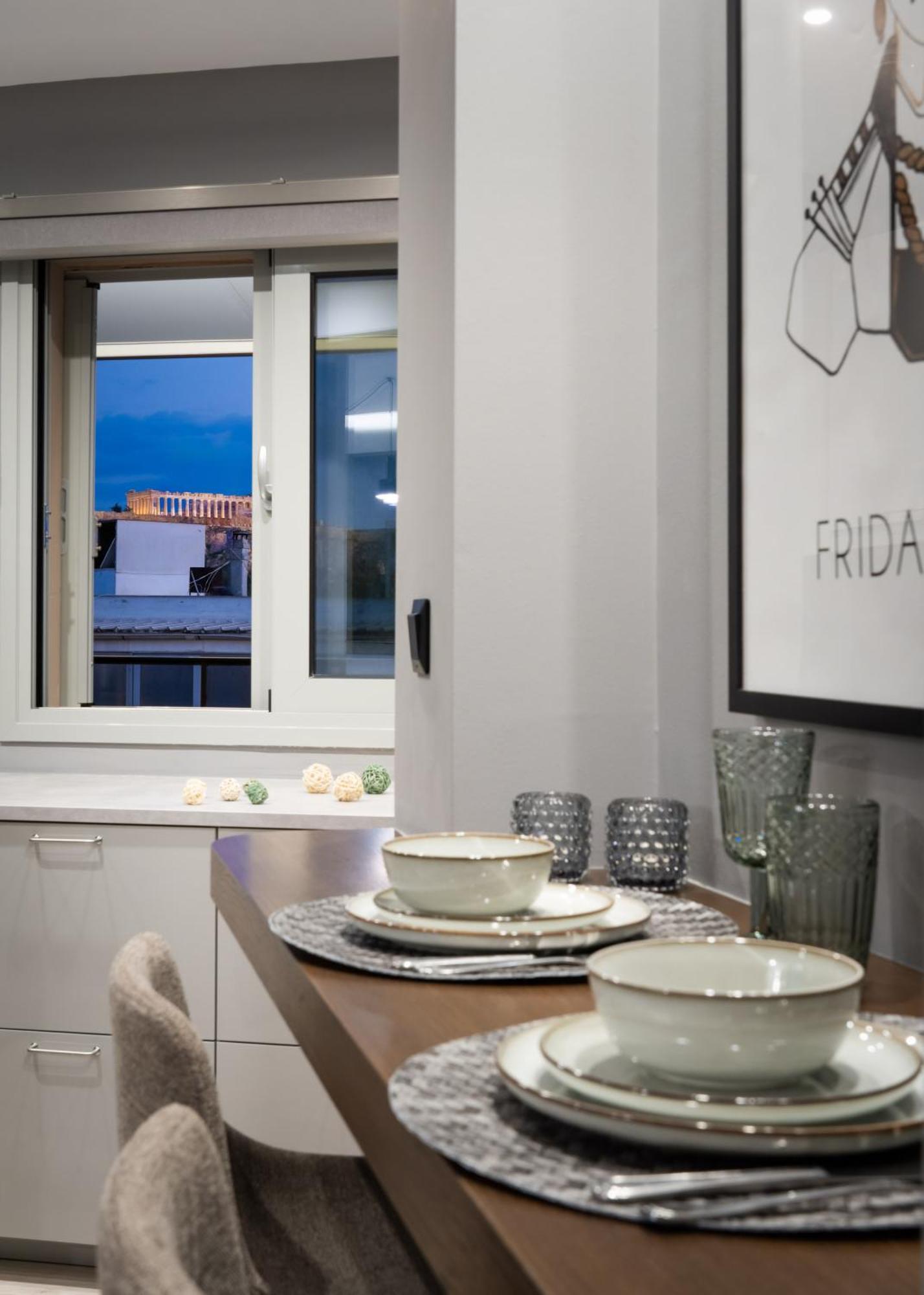 King Suite mit Balkon und Blick auf die Akropolis