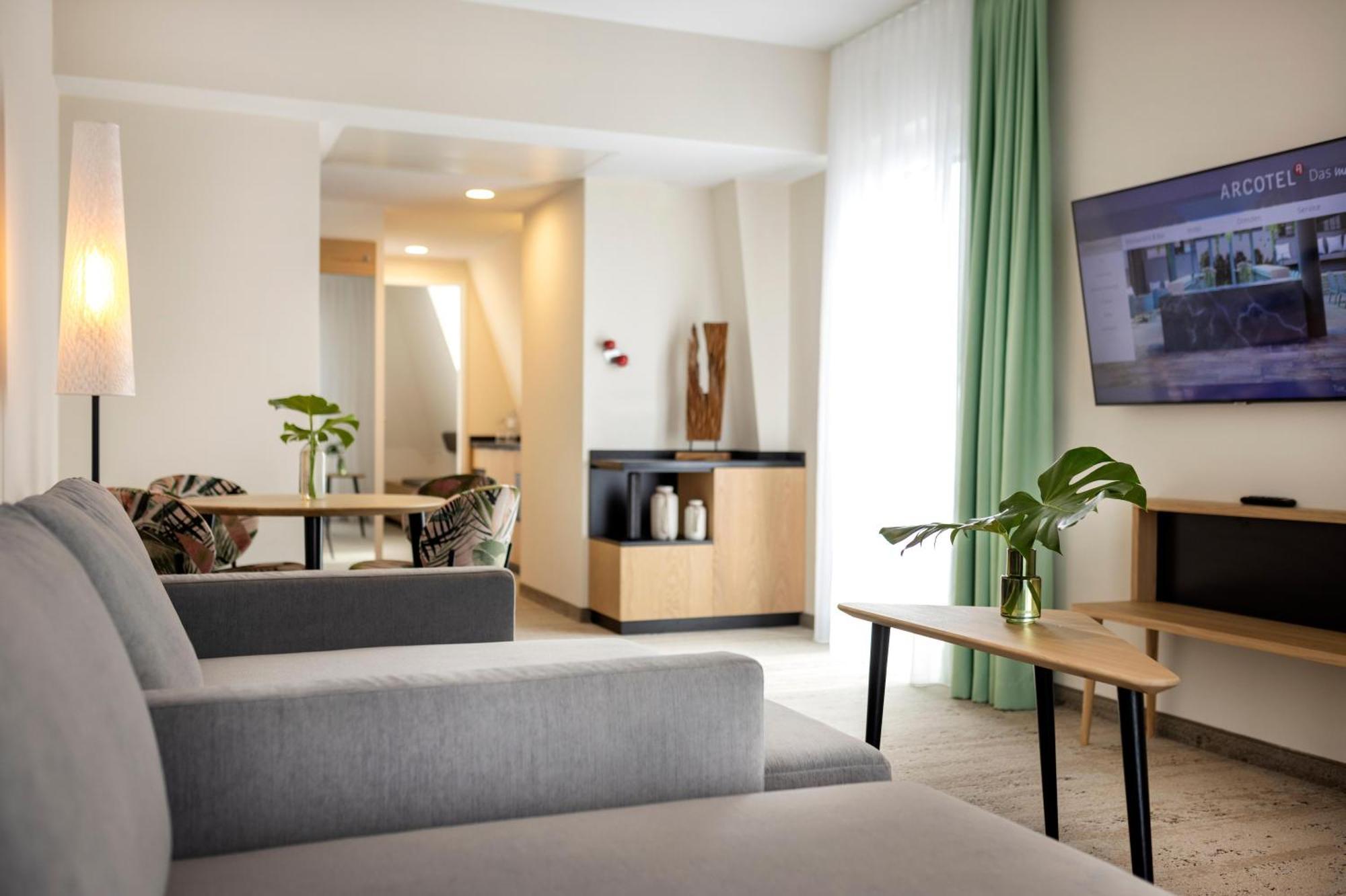 Suite,1599711761:JPEG