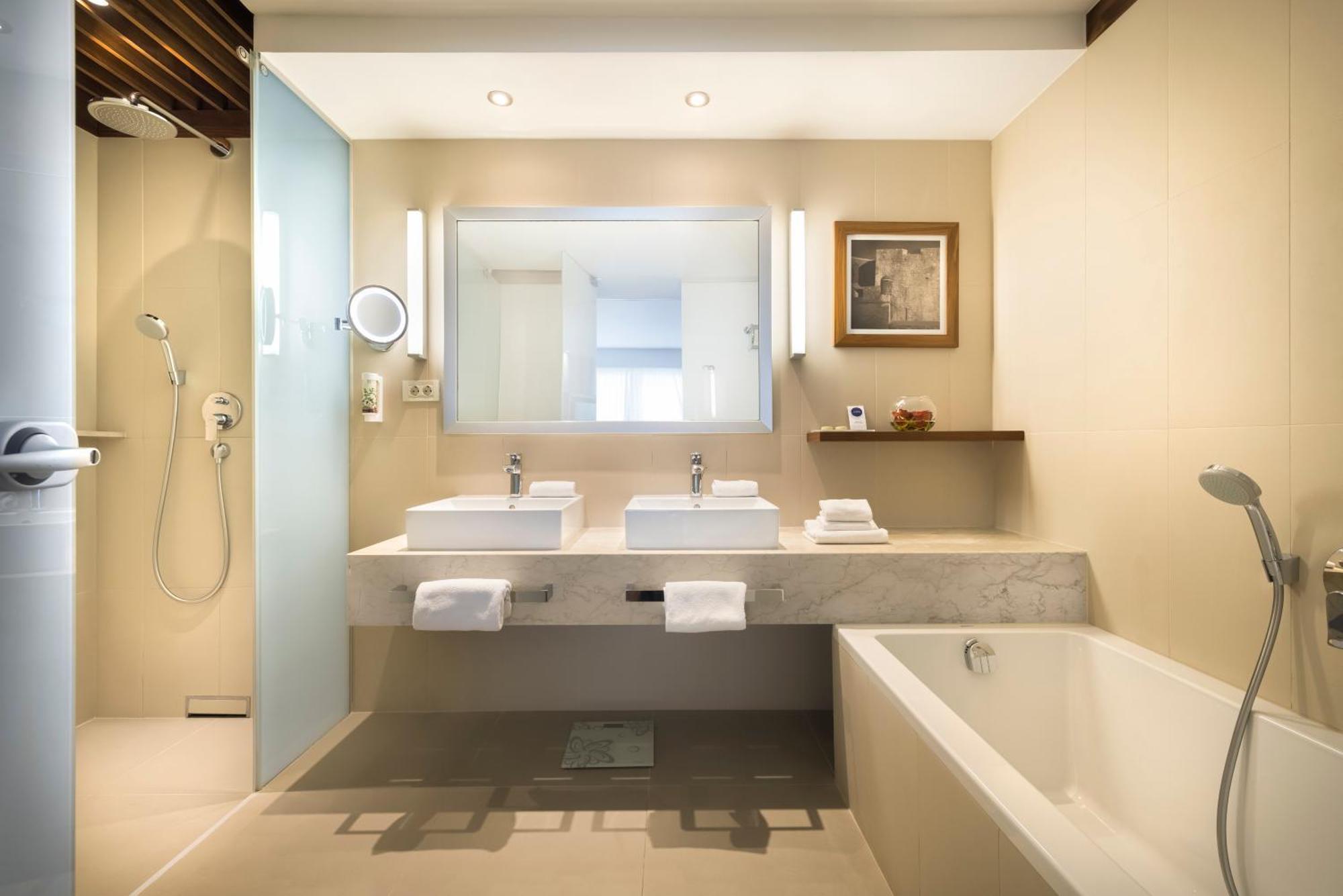 Suite auf der V-Ebene für 2+2 Personen mit Whirlpool