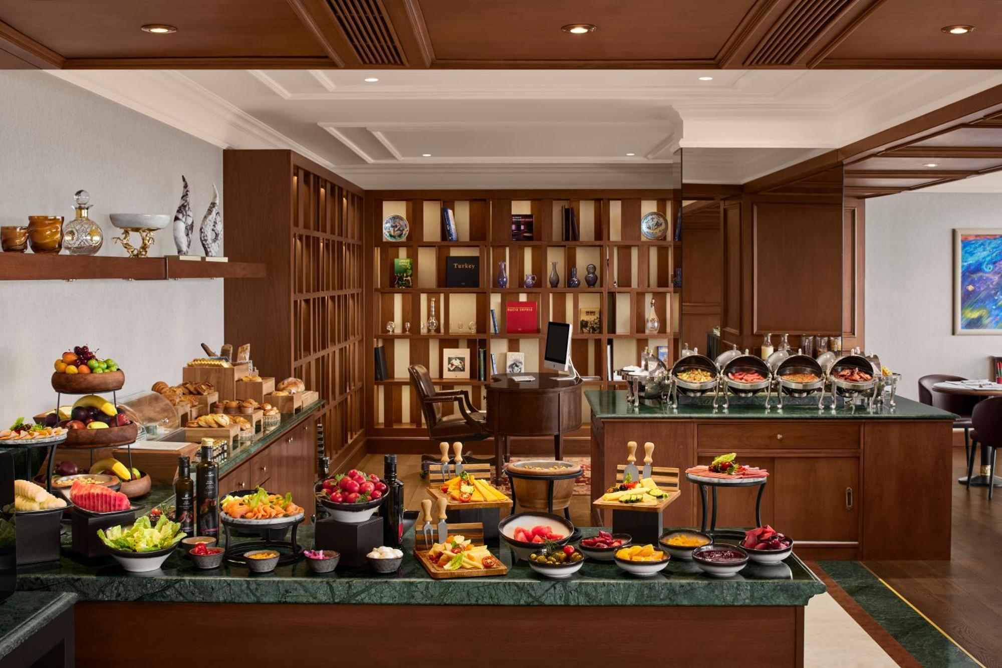 Club King Room with Partial Bosphorus View and Lounge Access,707120662:JPEG