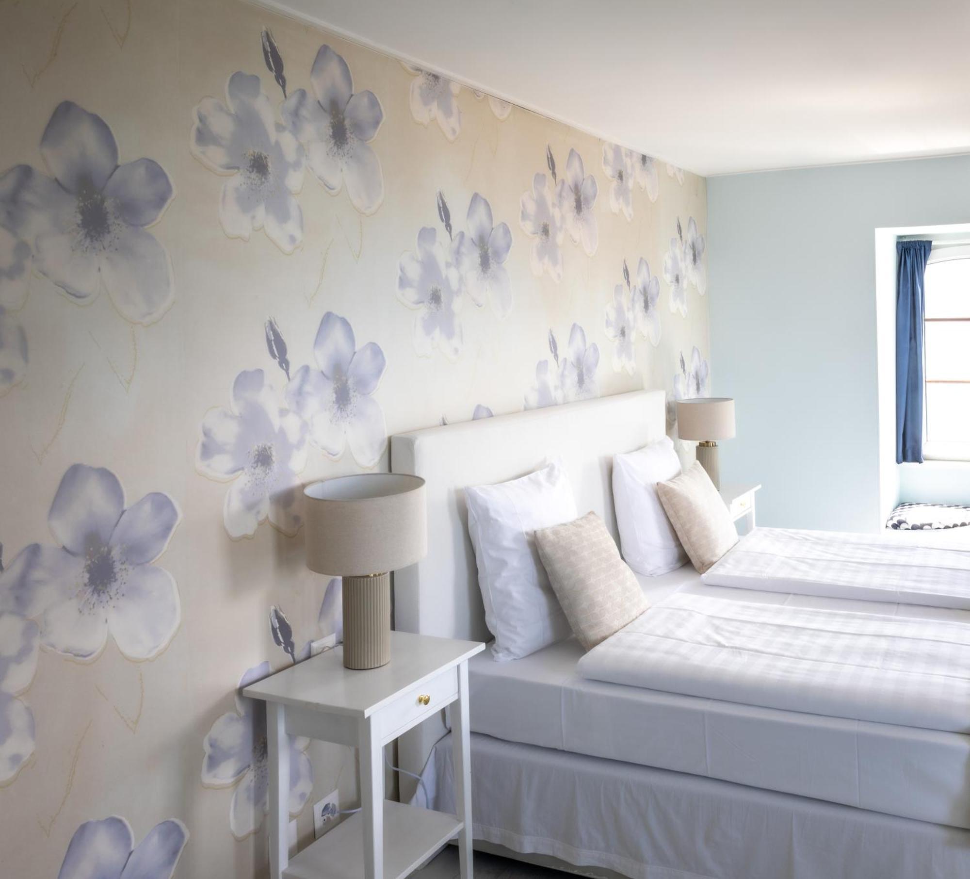 Comfort Zimmer mit See- und Bergblick